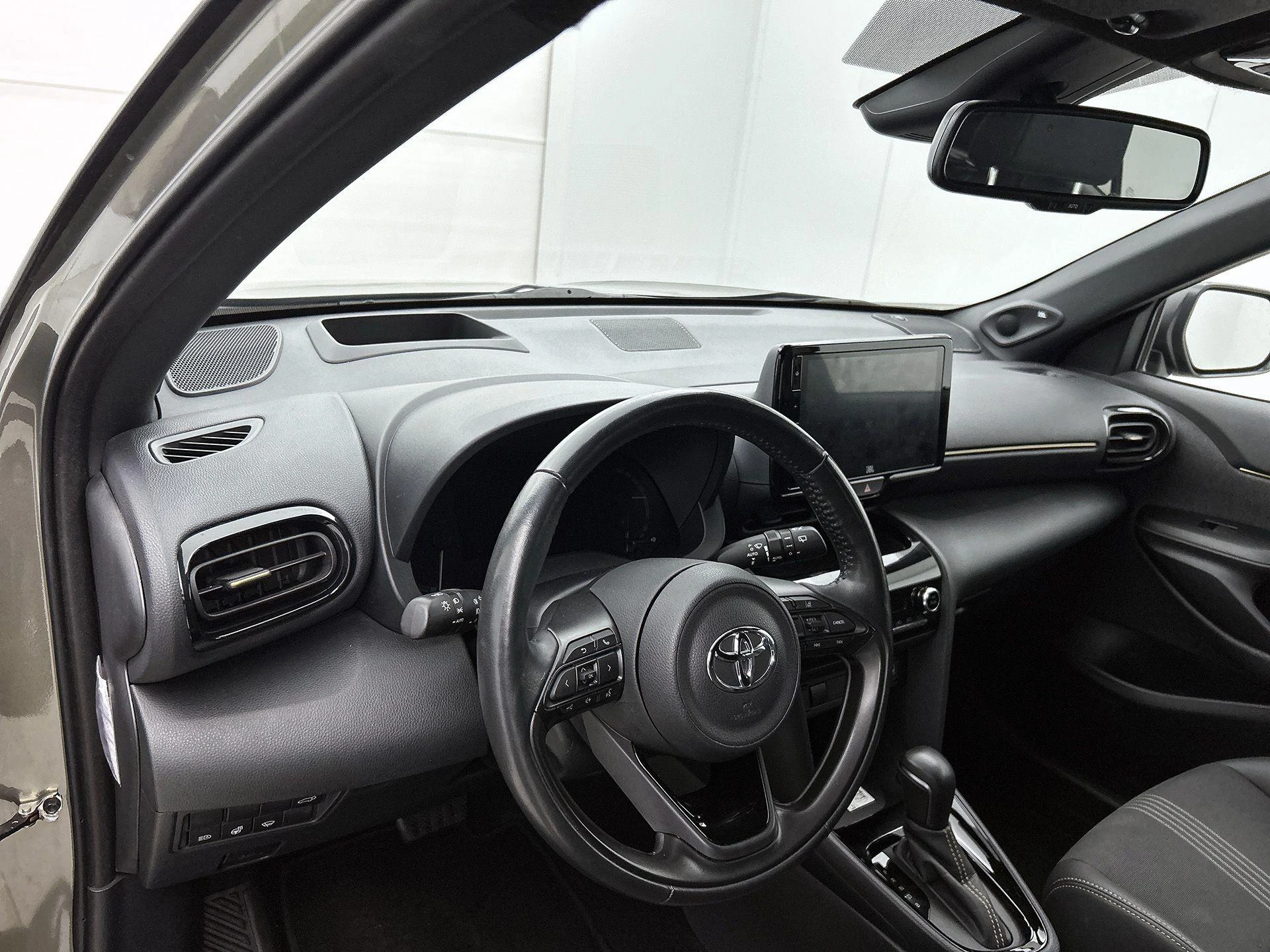 Toyota-Yaris Cross-image-17