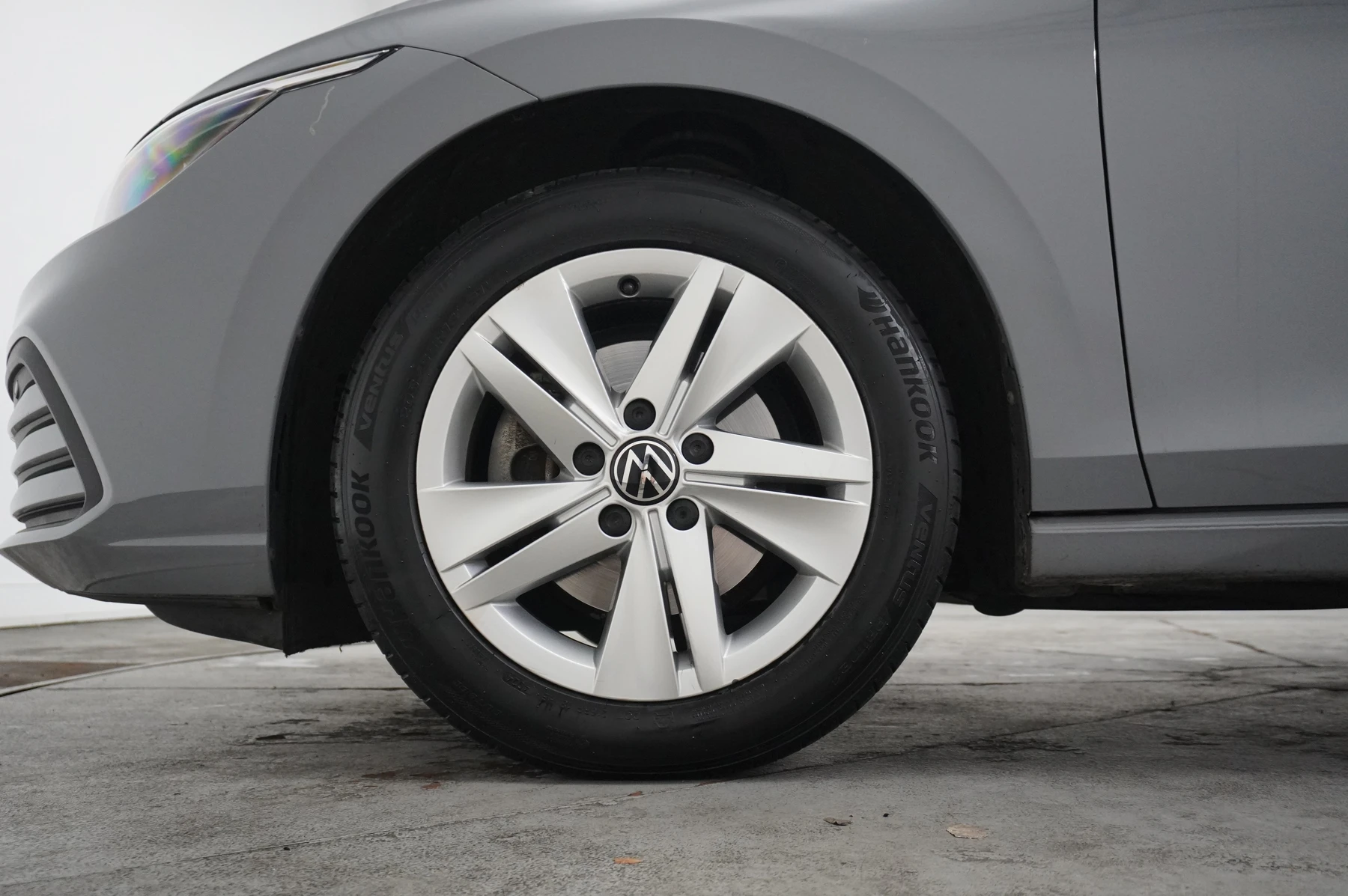 Volkswagen-Golf-image-4
