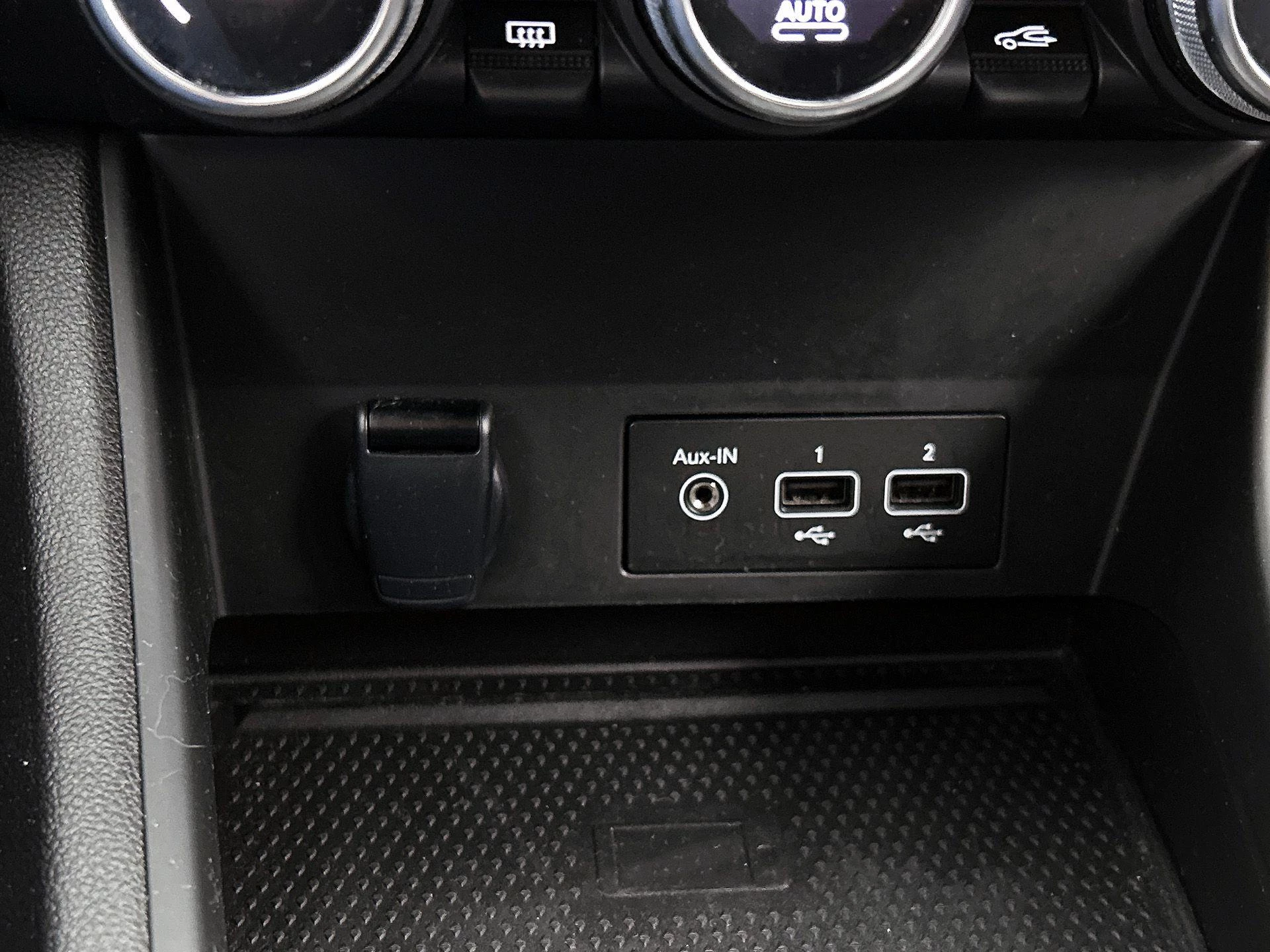 Renault-Captur-image-34
