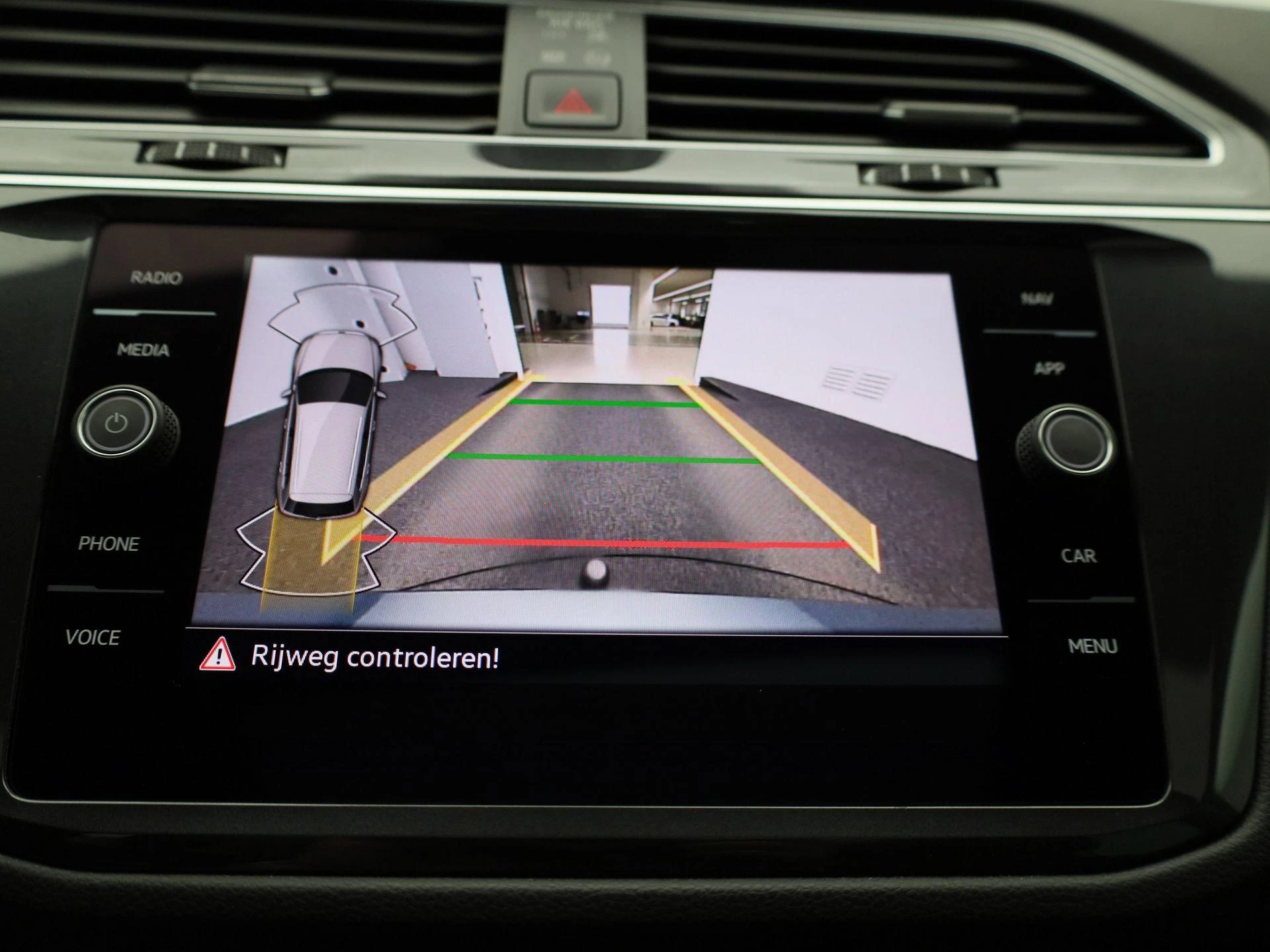 Volkswagen-Tiguan-image-31