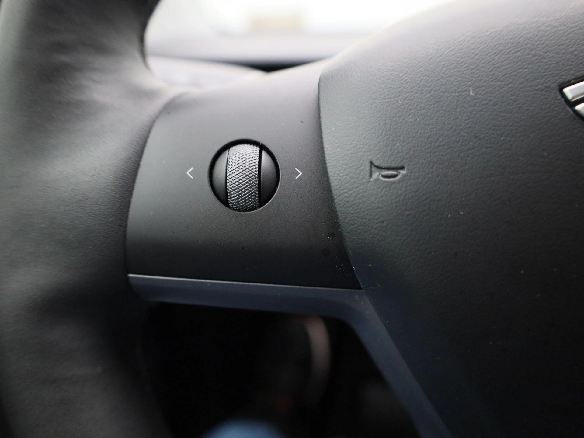 Tesla-Model Y-image-18
