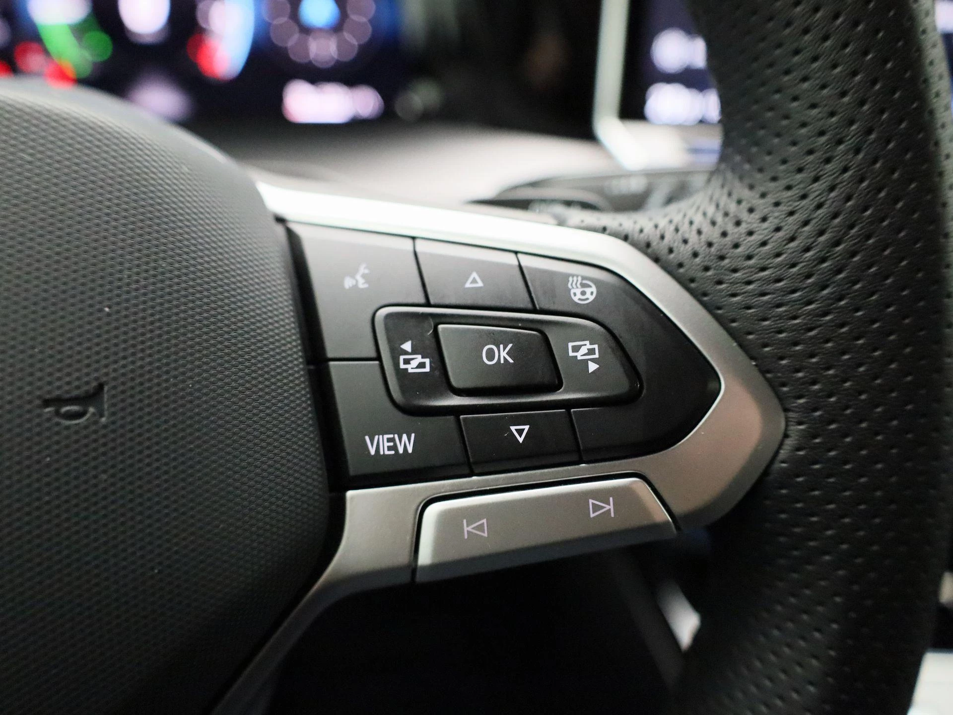 Volkswagen-Golf-image-19