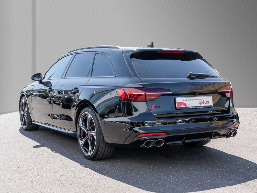 Audi-S4-image-7