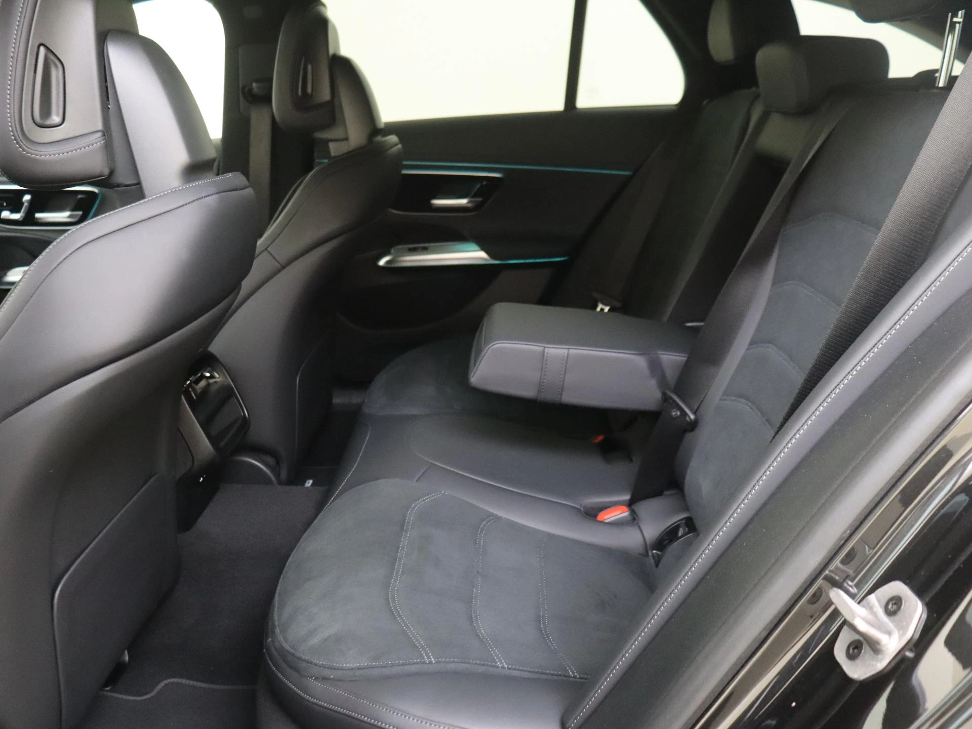 Mercedes-Benz-E-Klasse-image-15