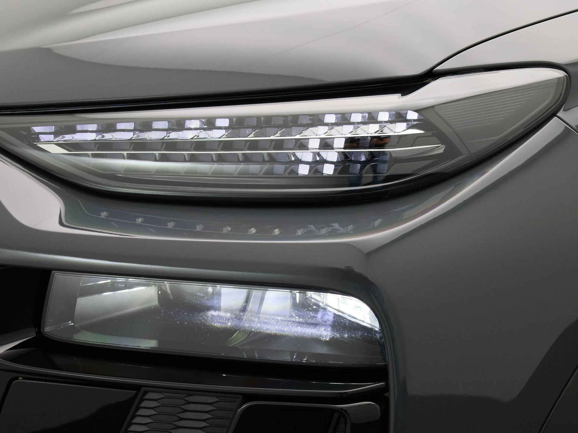 Audi-Q6 e-tron-image-15