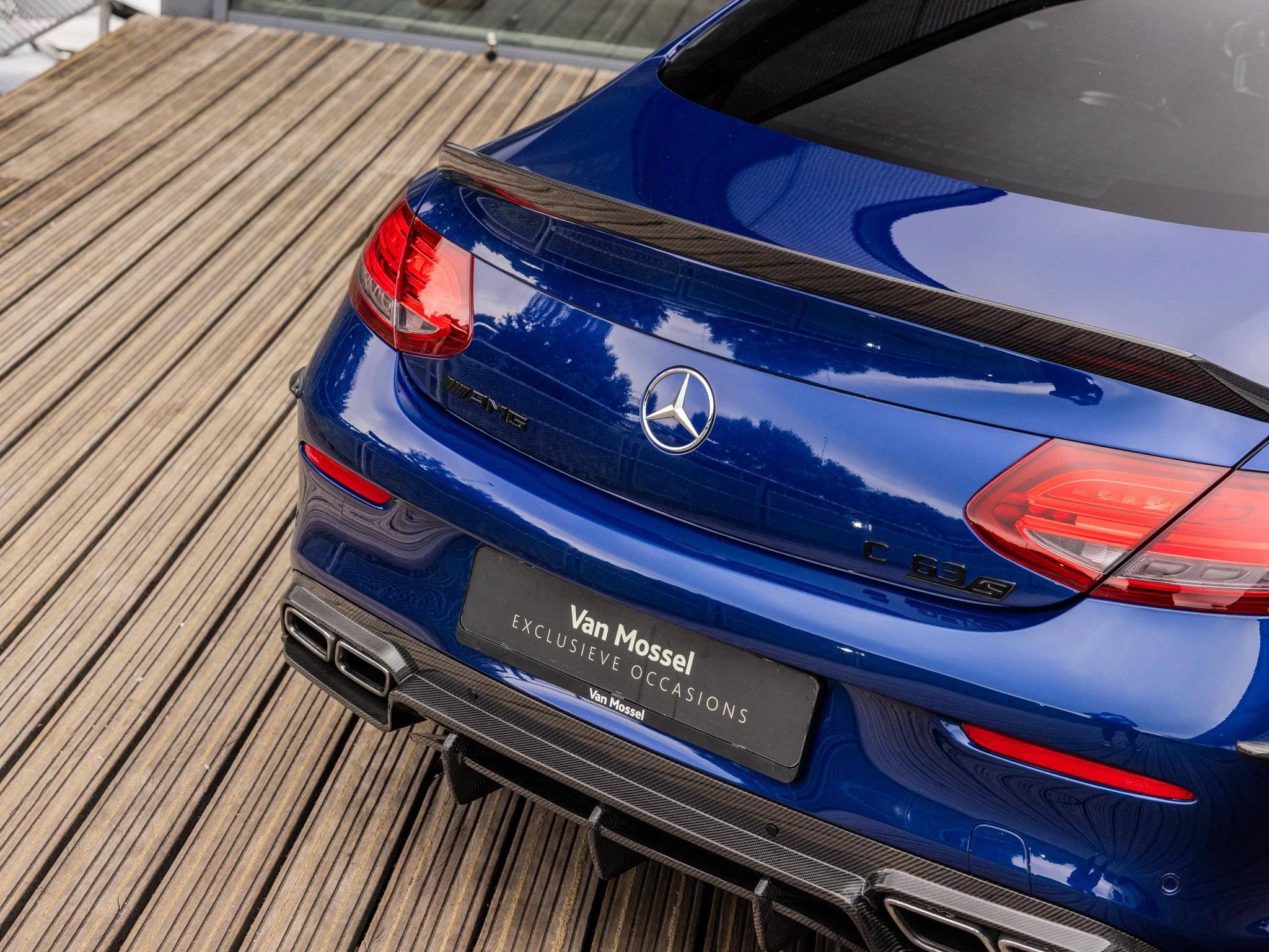 Mercedes-Benz-C-Klasse-image-13