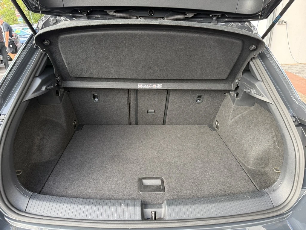 Volkswagen-T-Roc-image-12