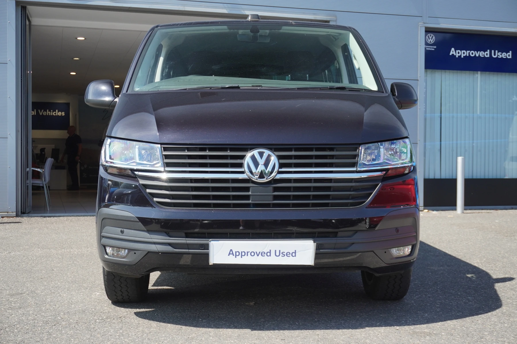 Volkswagen-Transporter-image-6