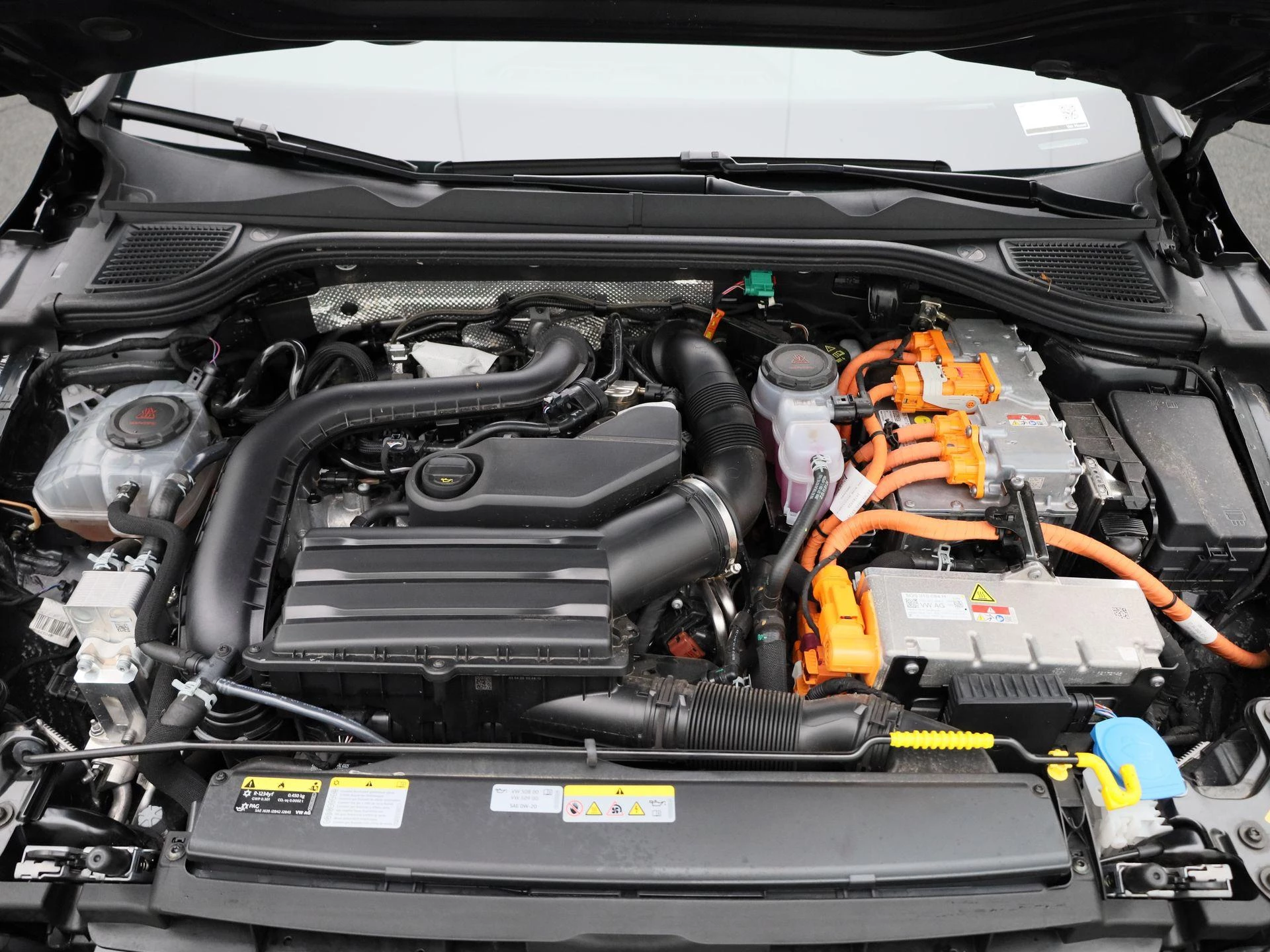 Volkswagen-Golf-image-37