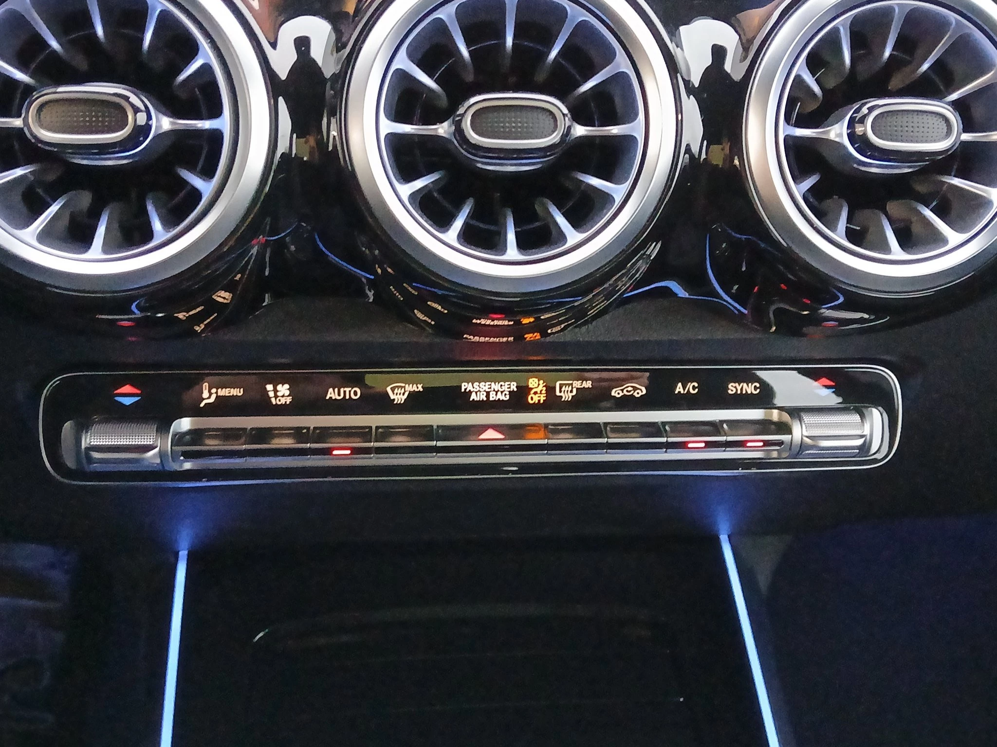 Mercedes-Benz GLB 200 Progressive AUT | LED | NAVI |