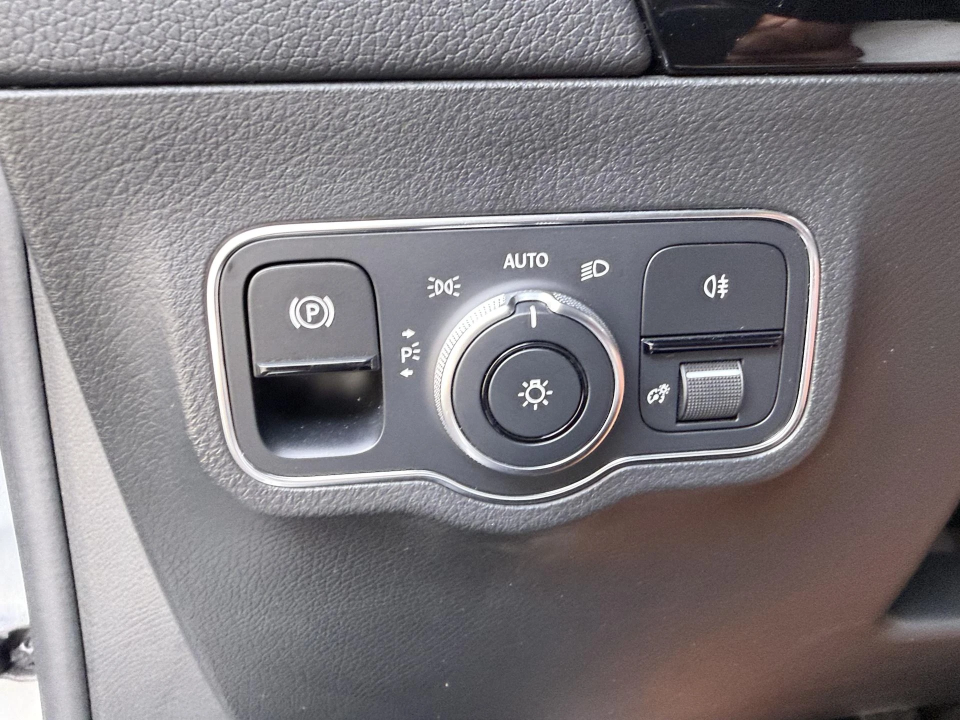 Mercedes-Benz-B-Klasse-image-25