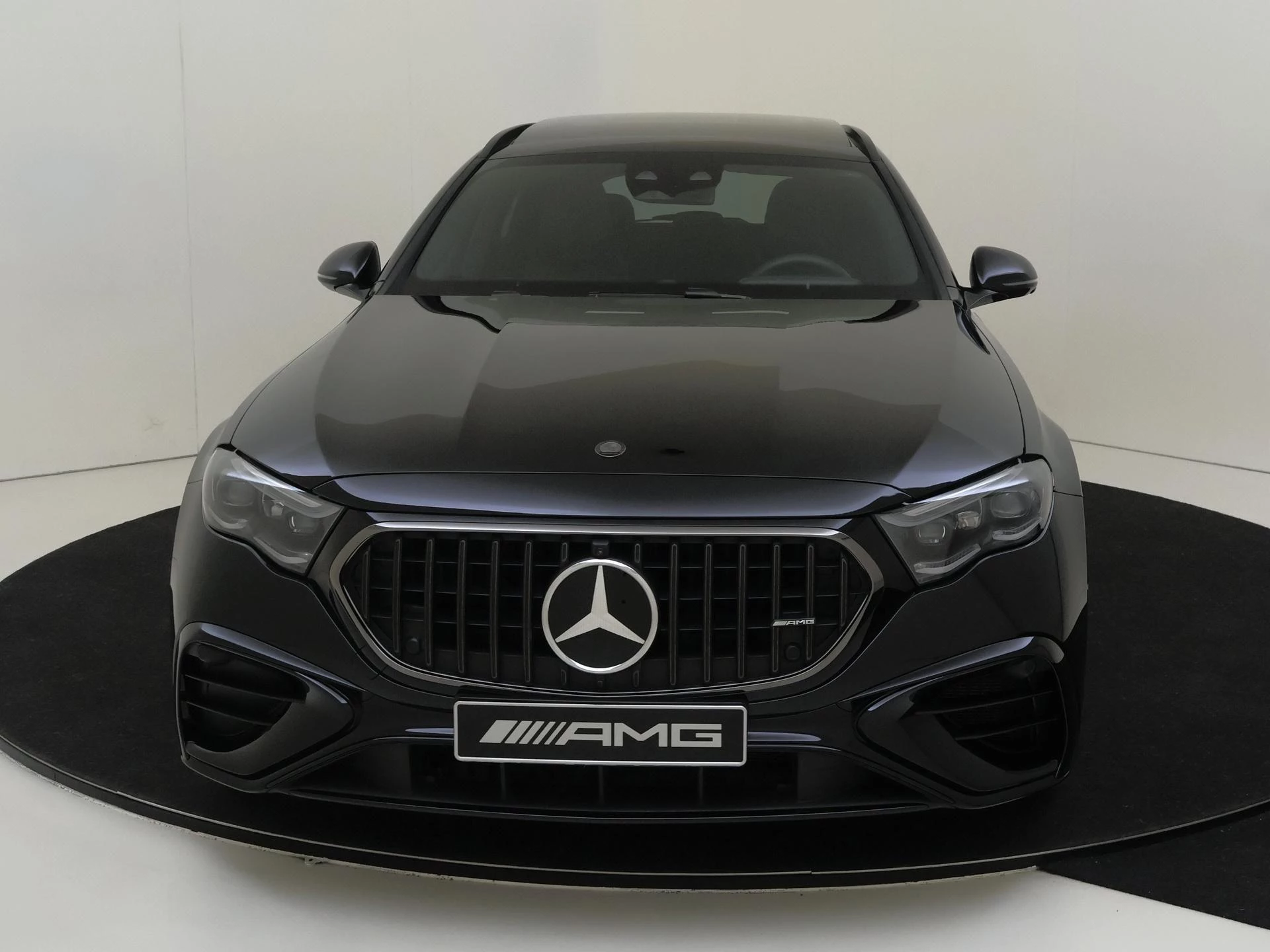 Mercedes-Benz-E-Klasse-image-4