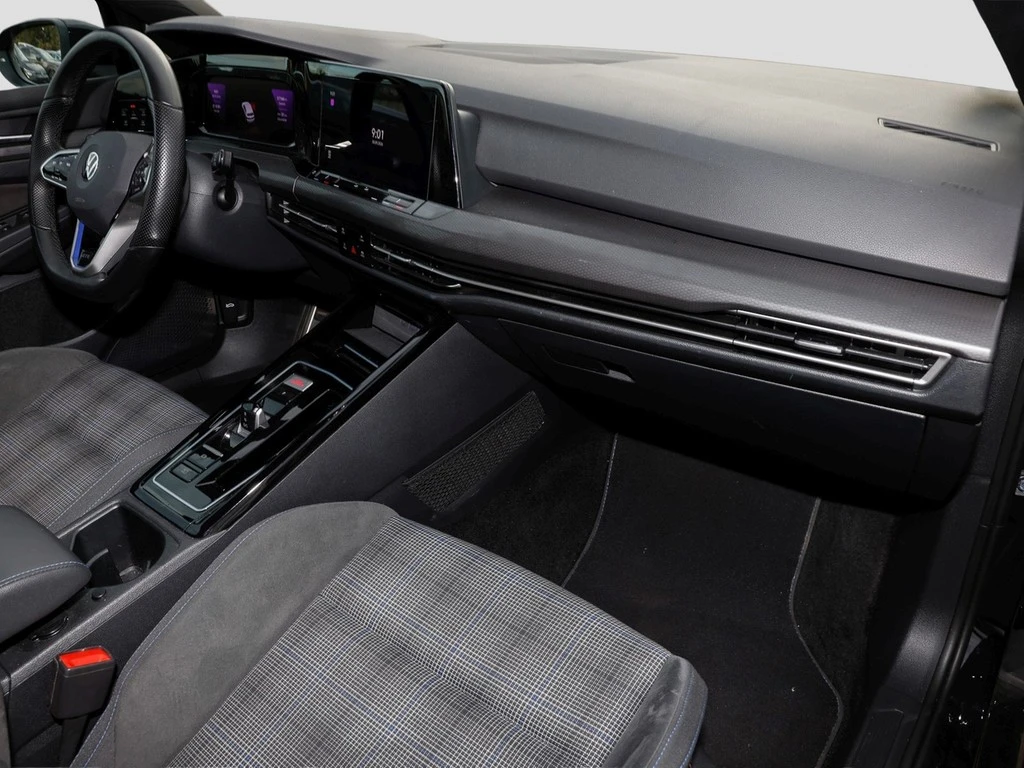 Volkswagen-Golf-image-7