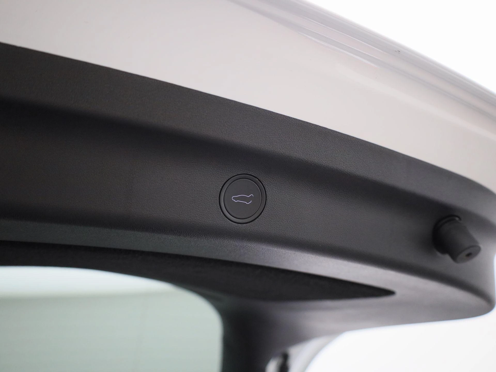 Tesla-Model Y-image-12