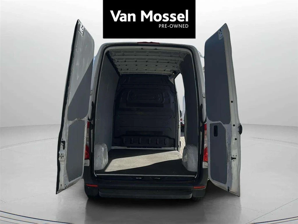 Mercedes-Benz-eSprinter-image-9