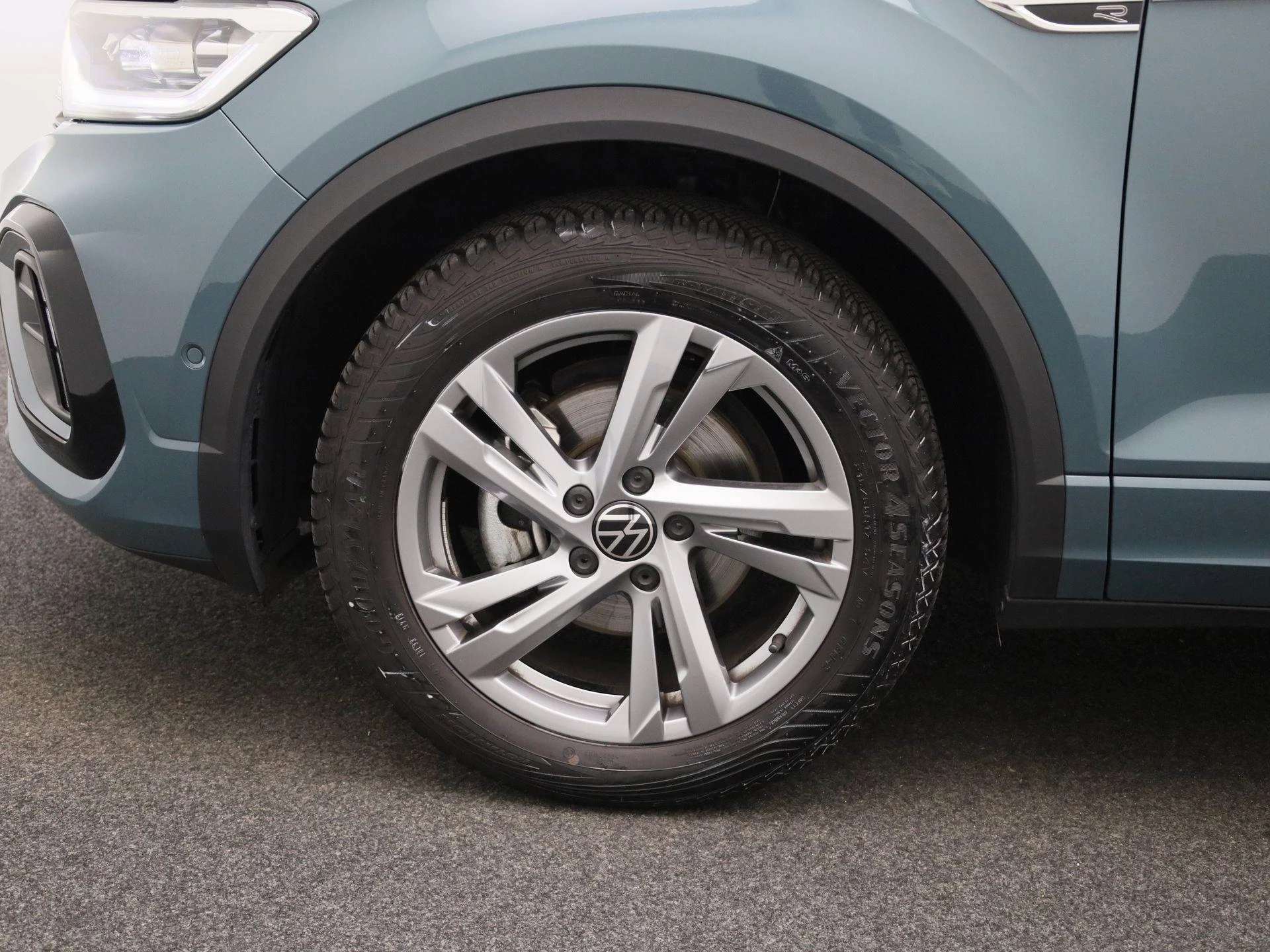 Volkswagen-T-Roc-image-11