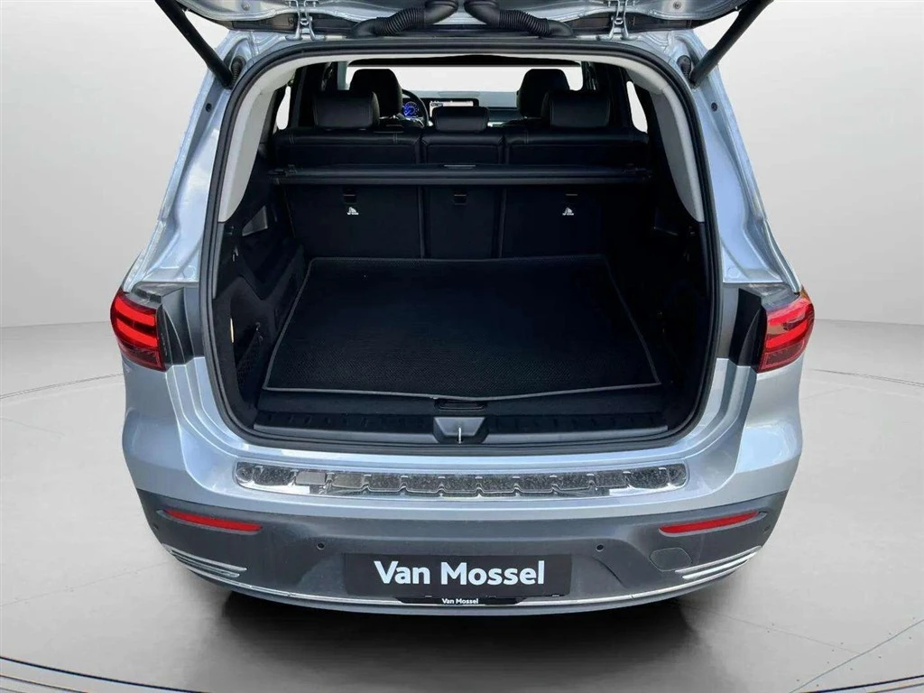 Mercedes-Benz-EQB-image-21