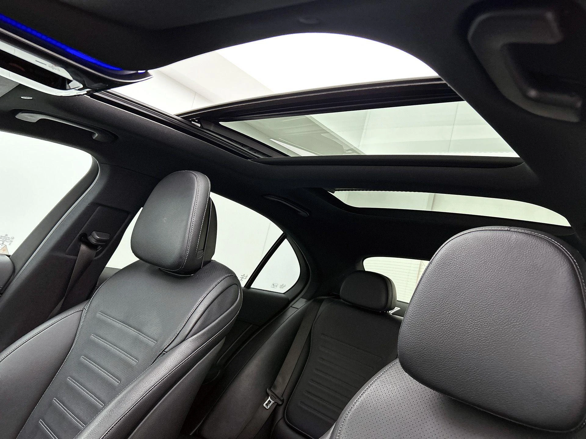 Mercedes-Benz-C-Klasse-image-33