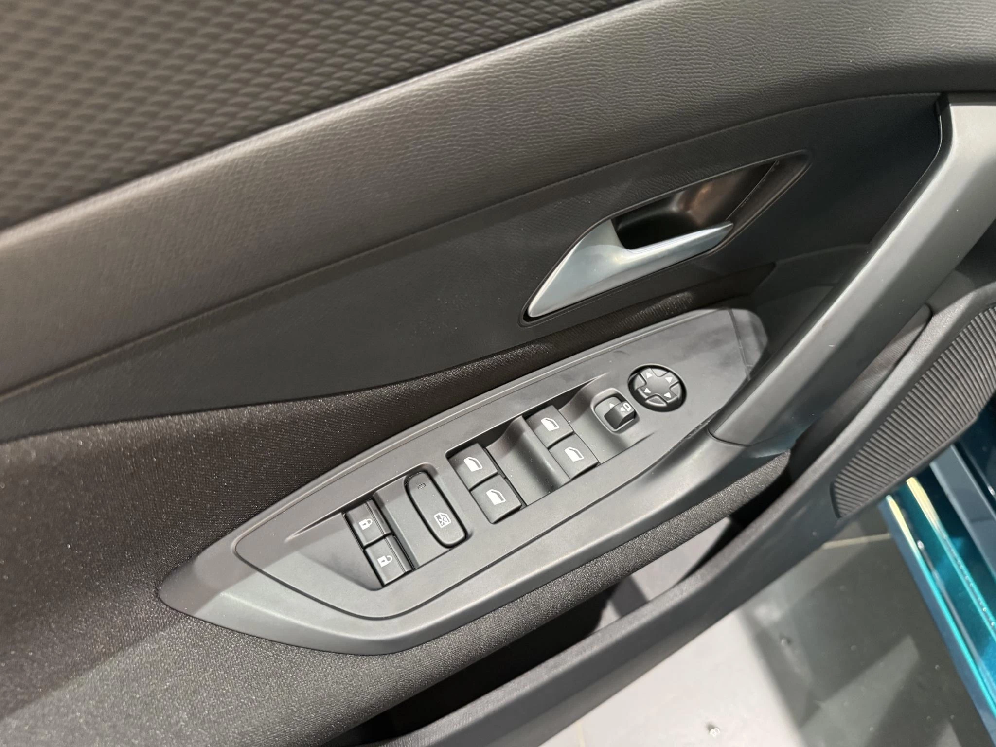 Peugeot-308-image-13