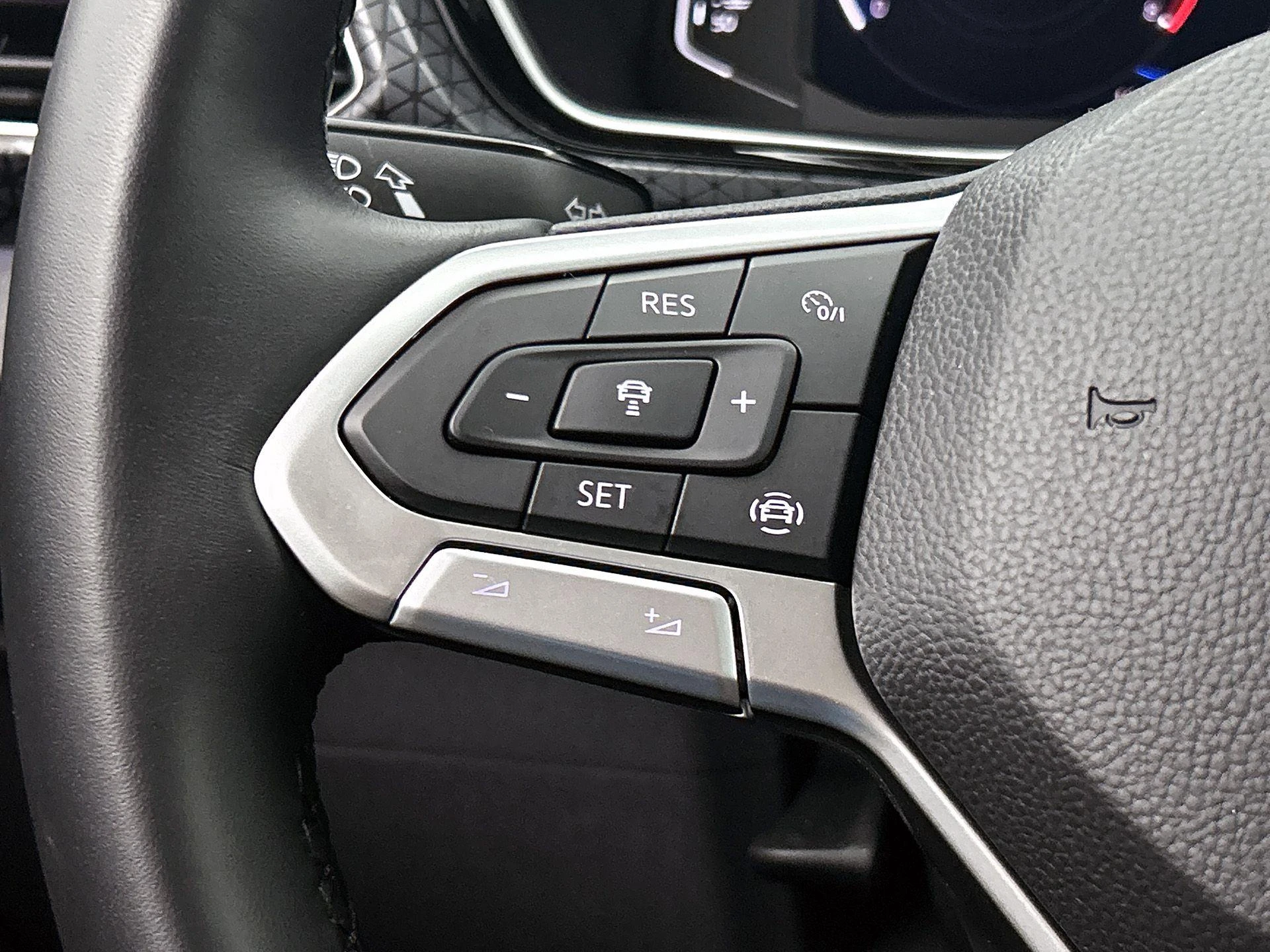 Volkswagen-T-Cross-image-5