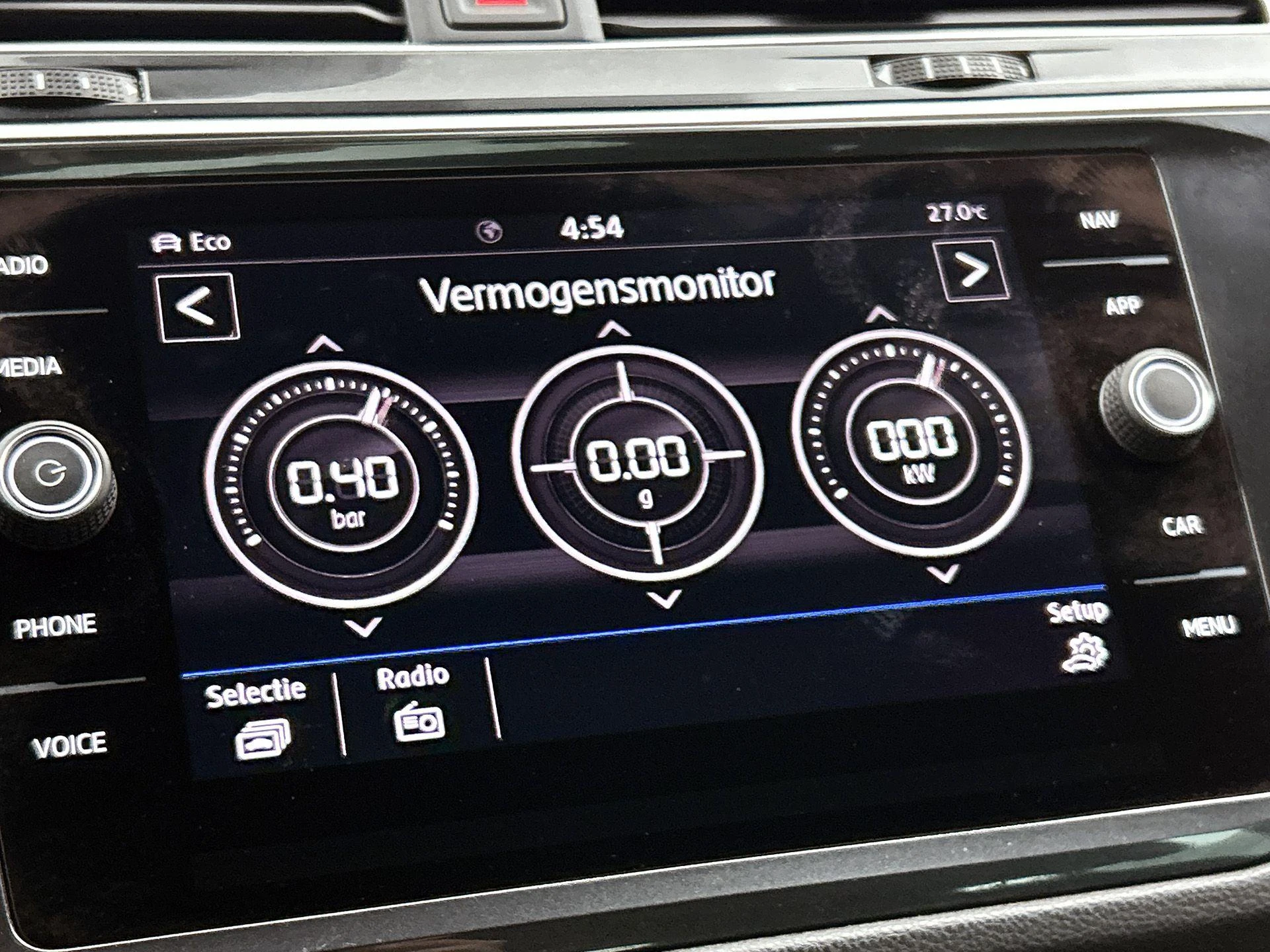 Volkswagen-Tiguan-image-11