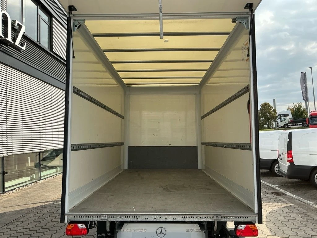 Mercedes-Benz-Sprinter 317-image-9