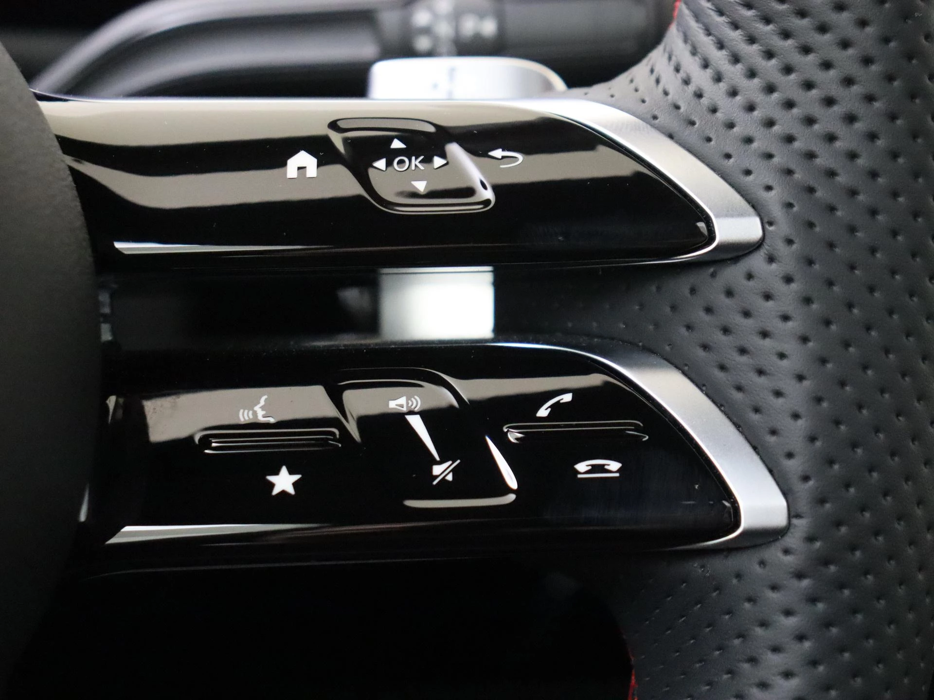 Mercedes-Benz-CLA-image-12