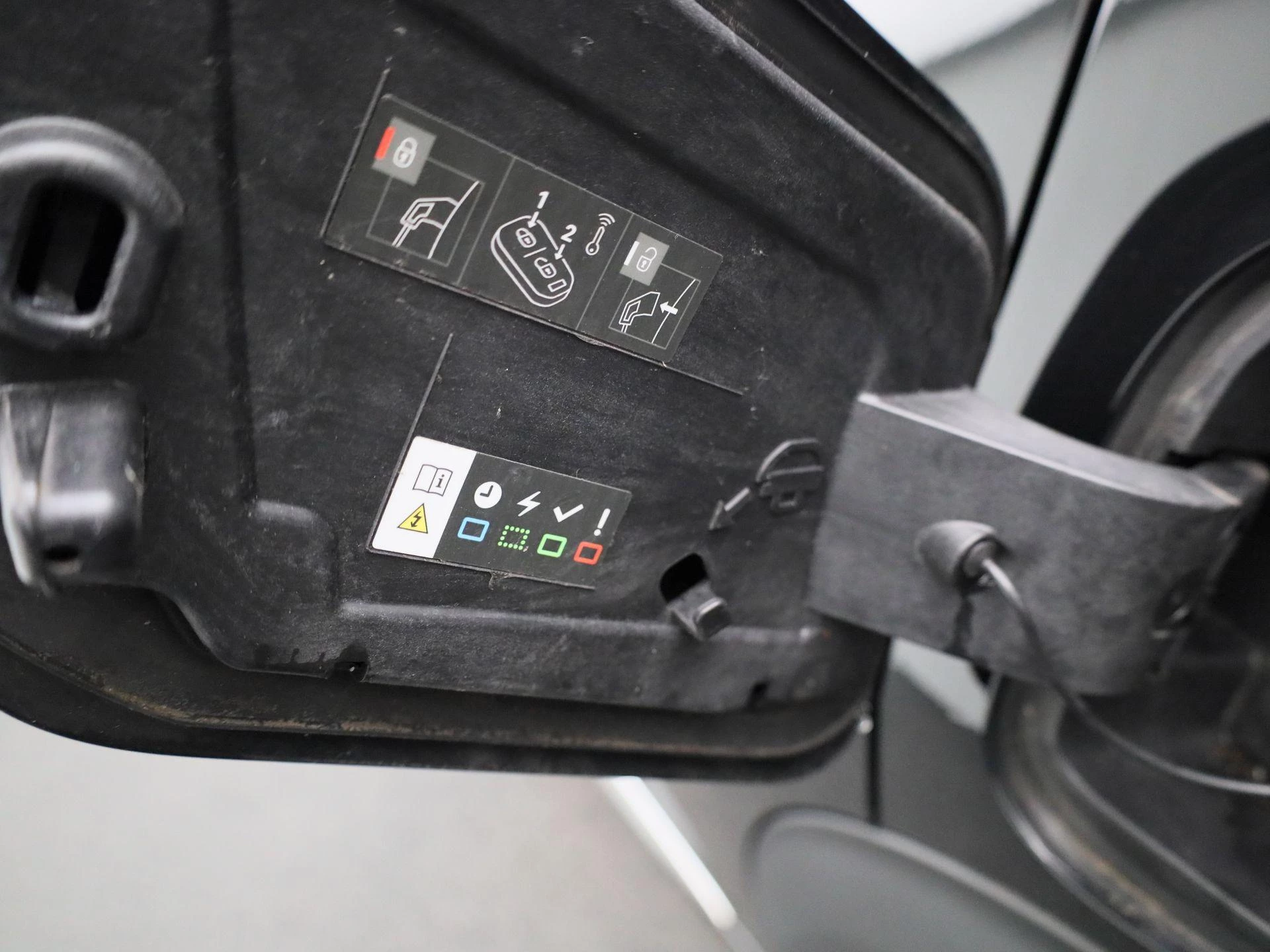 Peugeot-e-2008-image-15