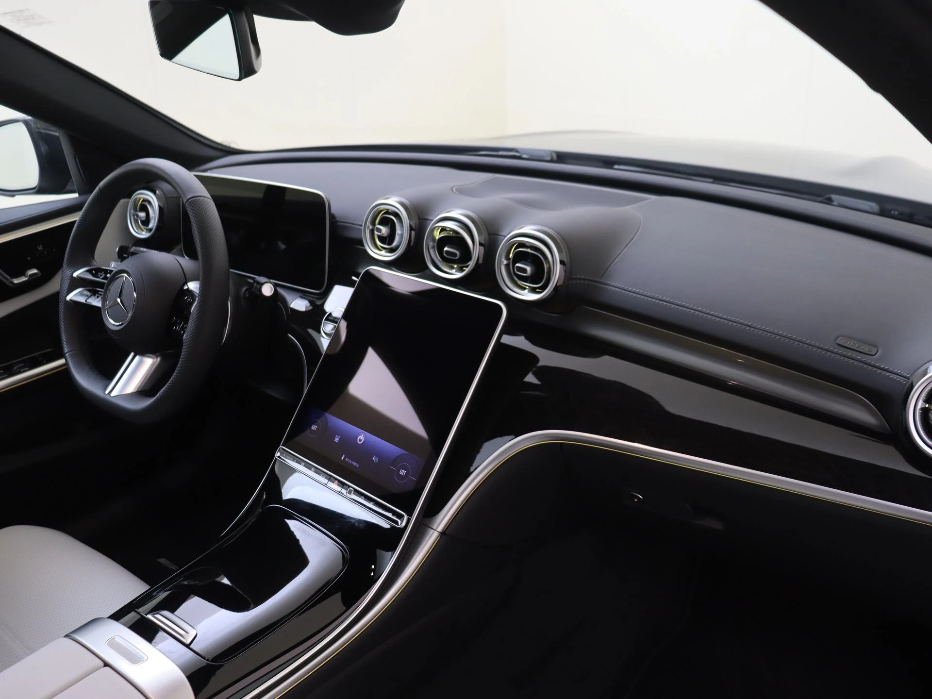 Mercedes-Benz-C-Klasse-image-4