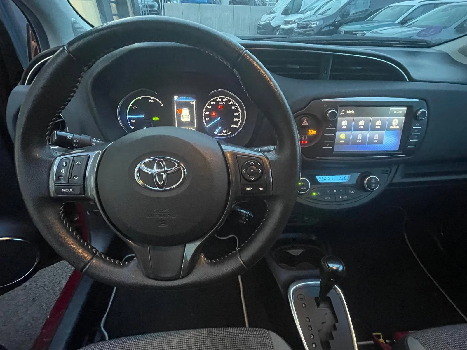 Toyota-Yaris-image-13