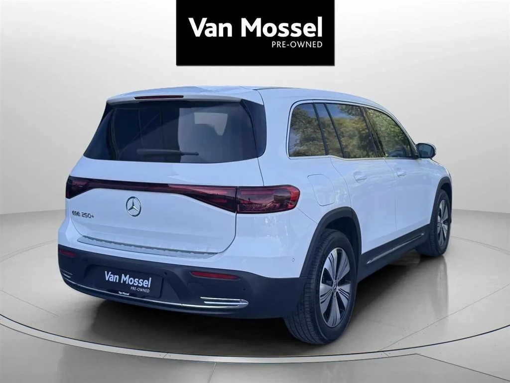 Mercedes-Benz-EQB-image-4