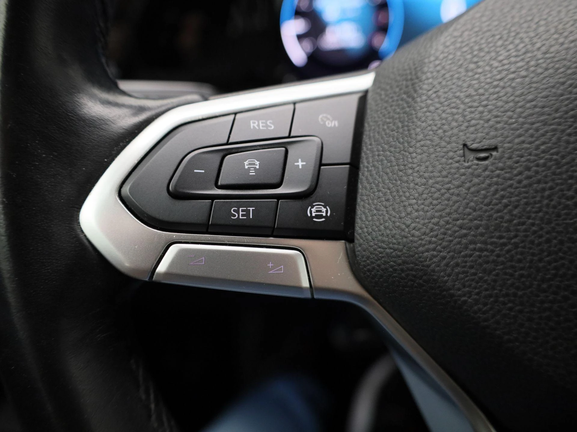 Volkswagen-Golf-image-17