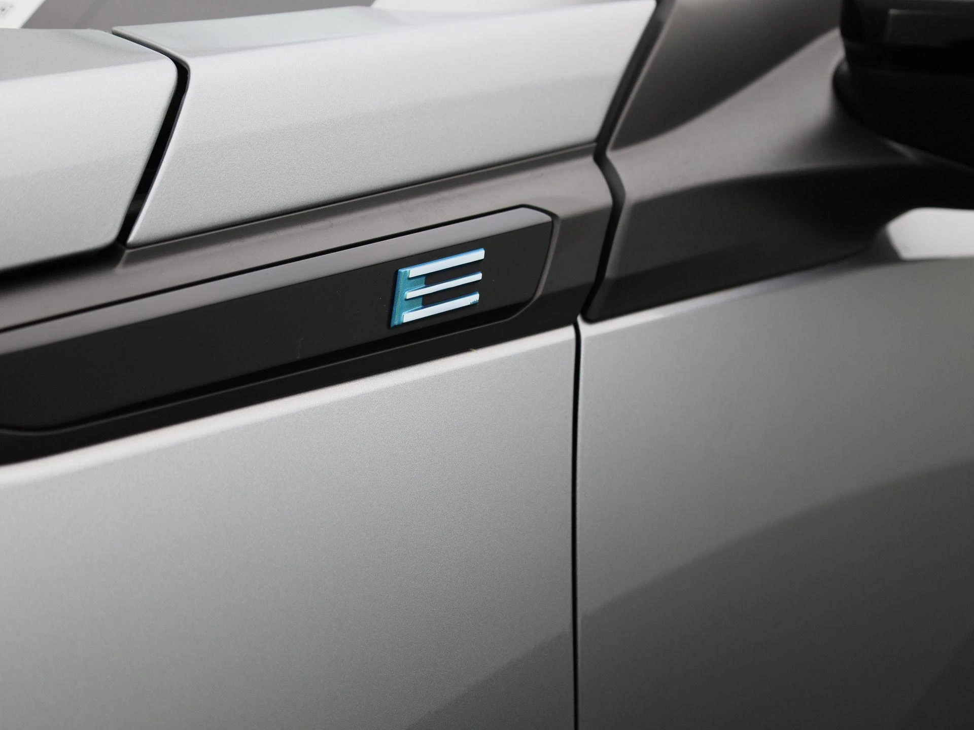 Peugeot-e-2008-image-16
