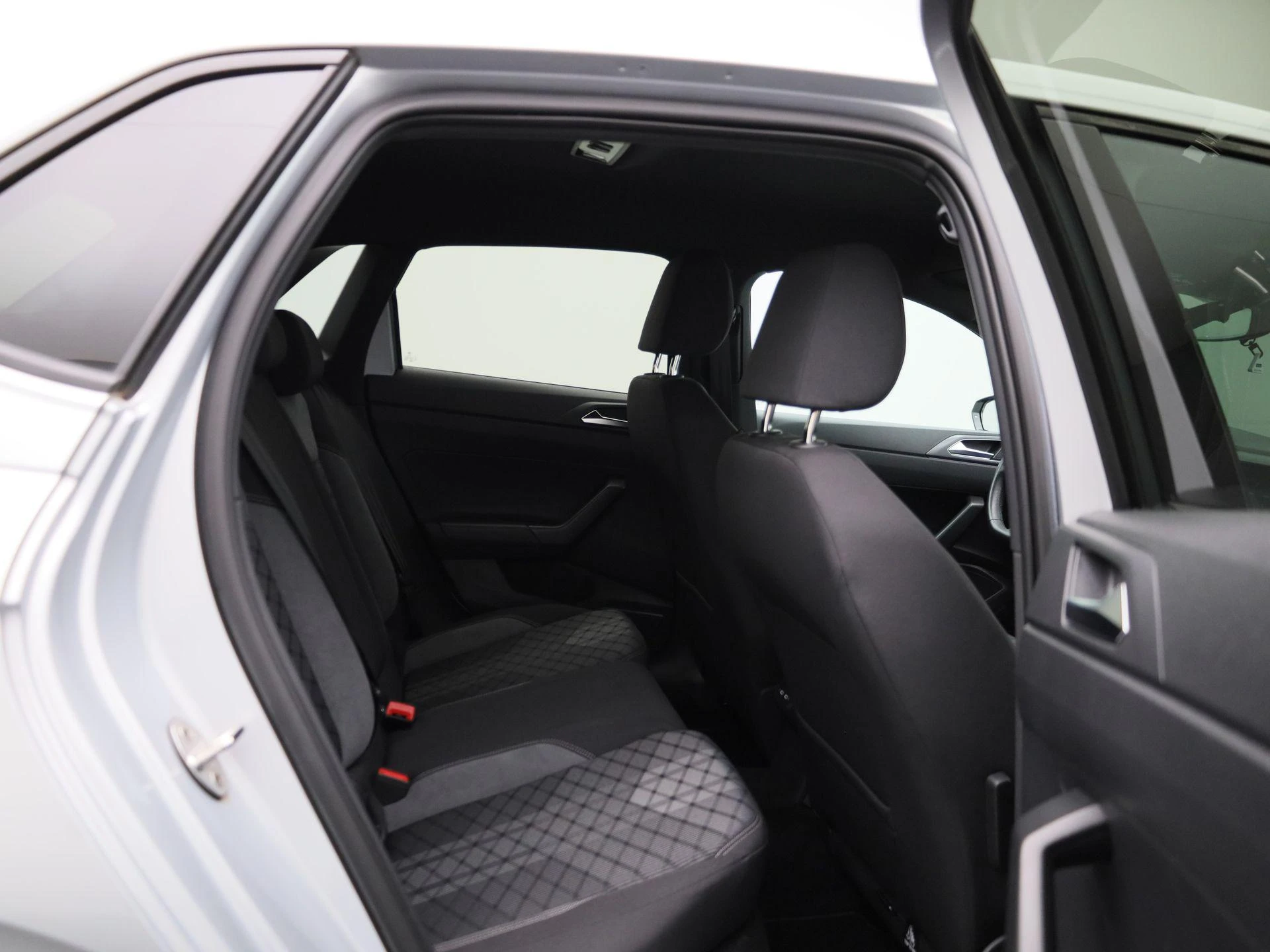 Volkswagen-Polo-image-37