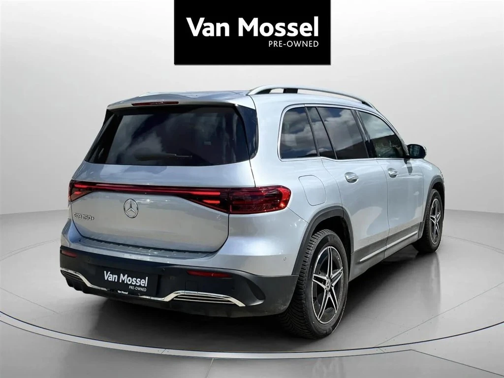 Mercedes-Benz-EQB-image-4