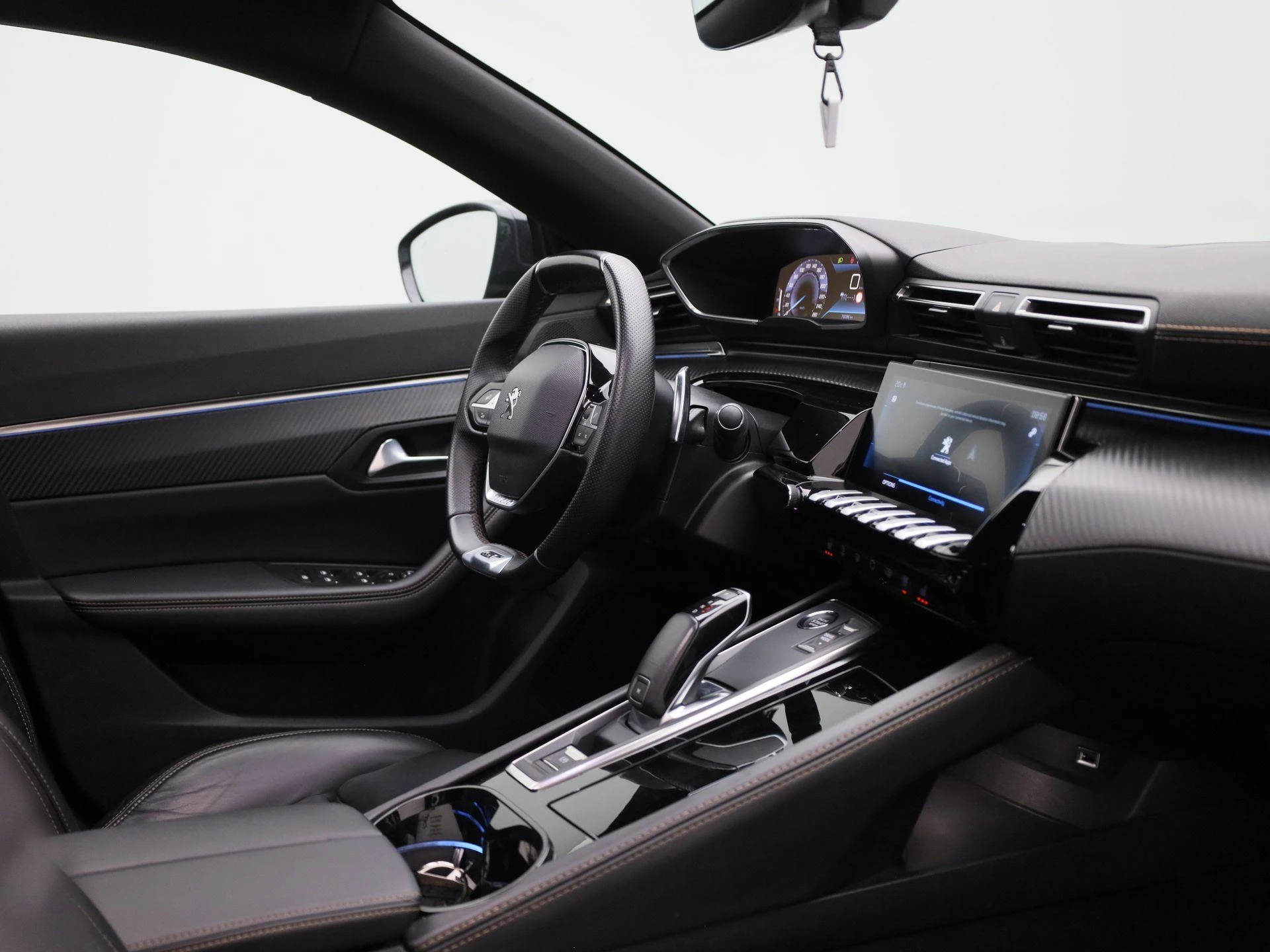 Peugeot-508-image-32