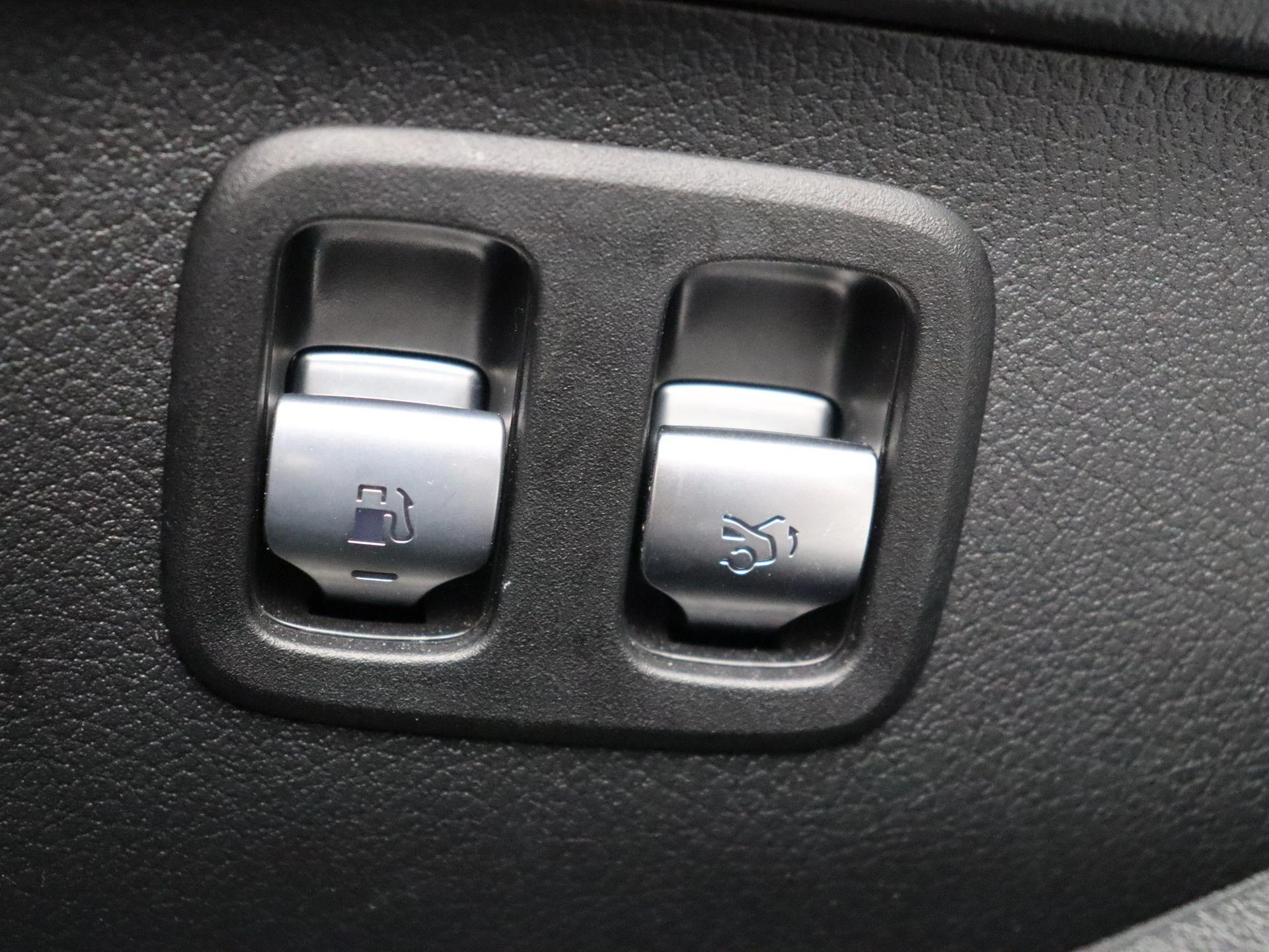 Mercedes-Benz-C-Klasse-image-9