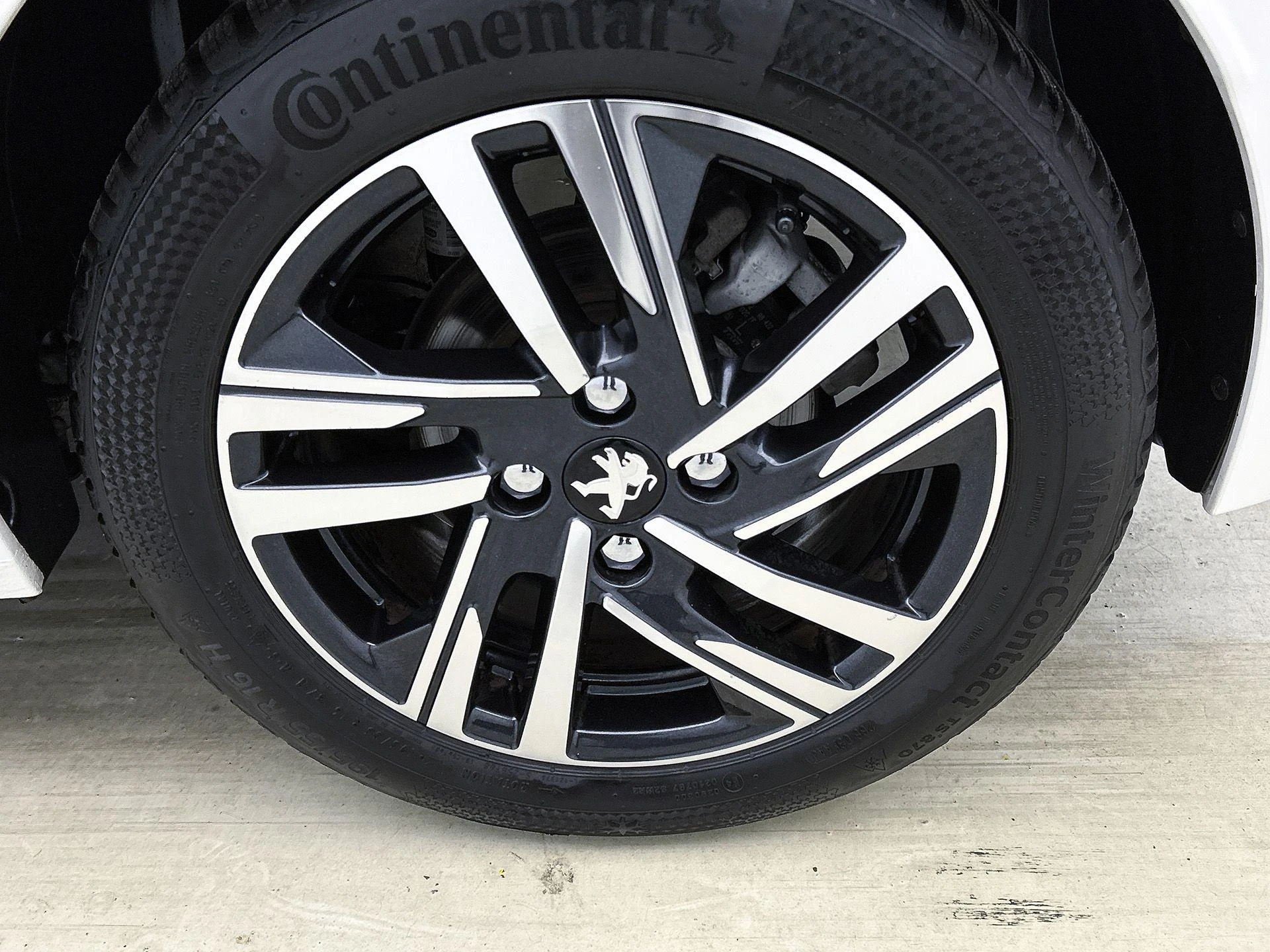 Peugeot-208-image-29