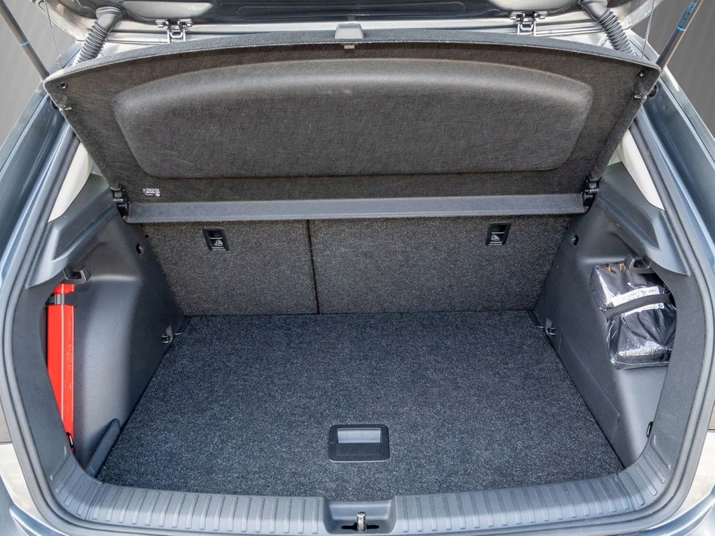 Škoda Fabia 1.0 TSI DSG Tour Rear-View, SmartLink