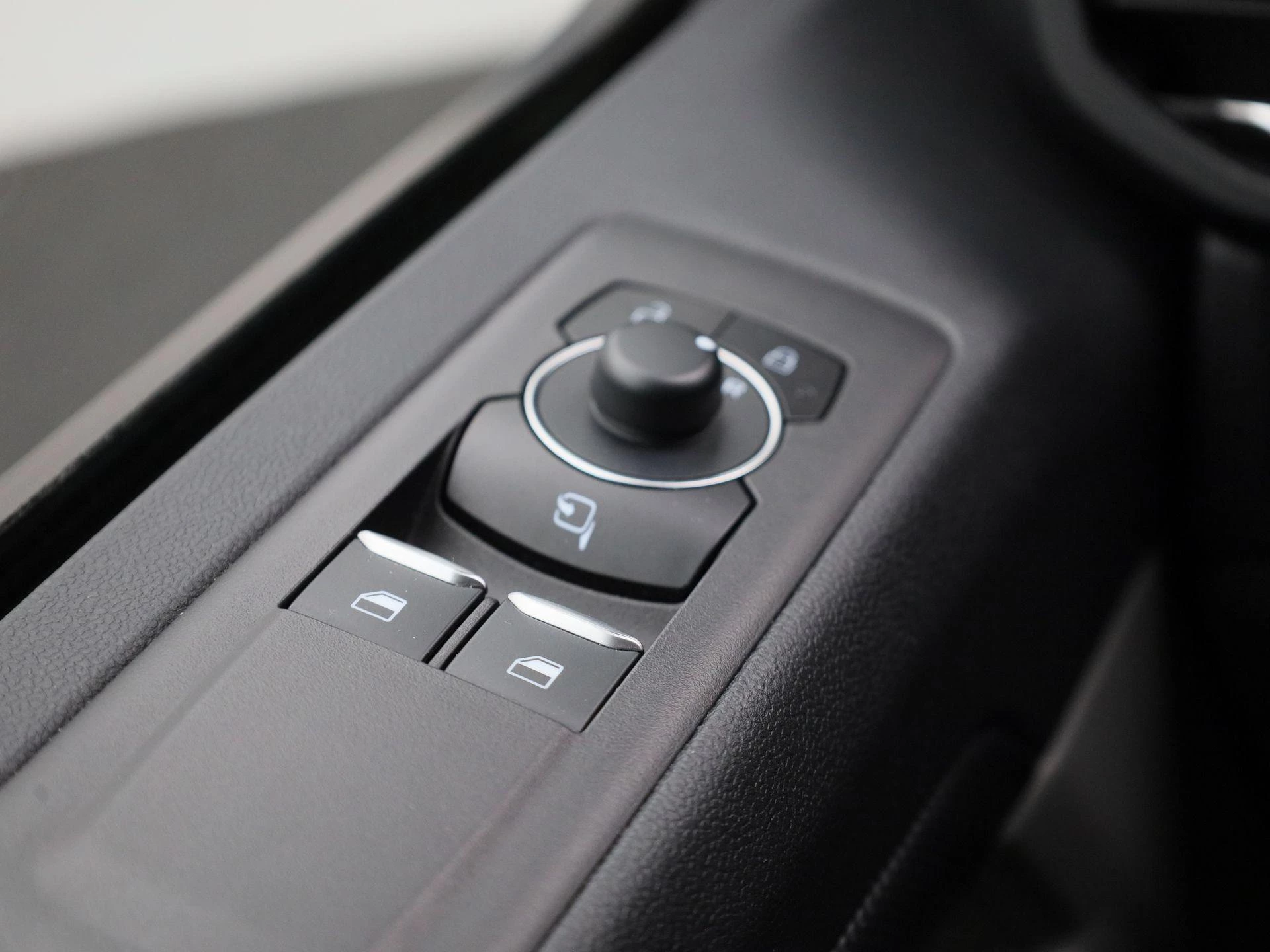 Ford-Transit Custom-image-26