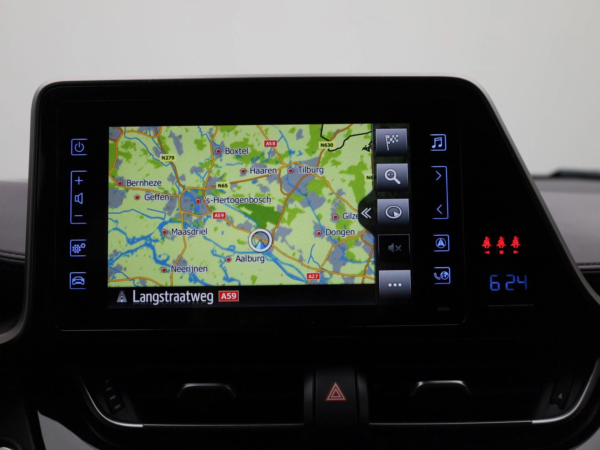 Toyota-C-HR-image-15