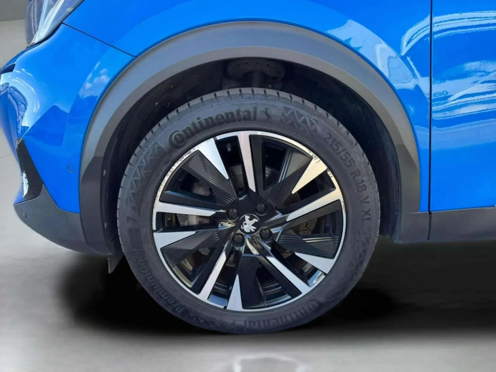 Peugeot-e-2008-image-7