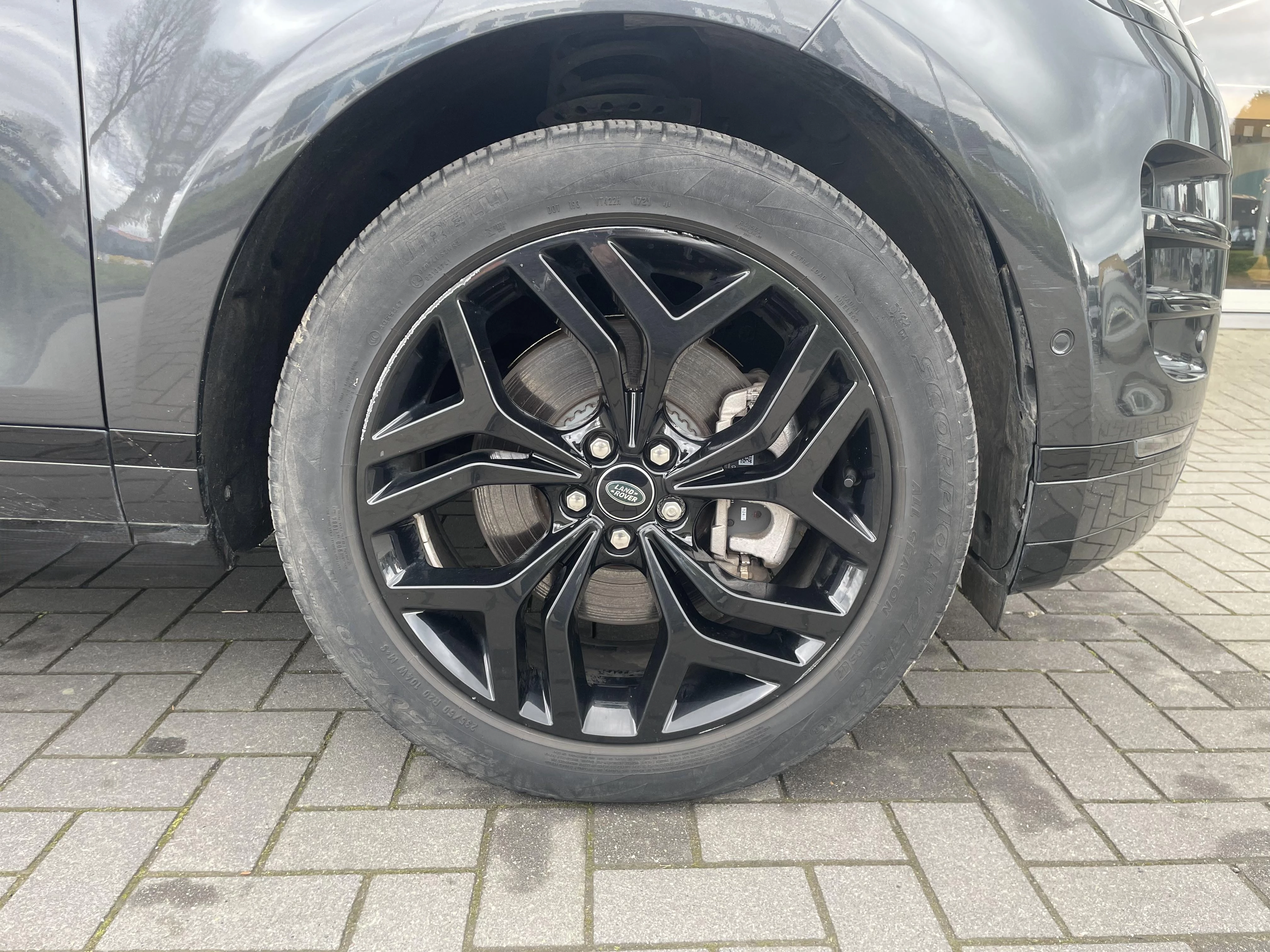 Land Rover Range Rover Evoque P300e R-Dynamic HSE