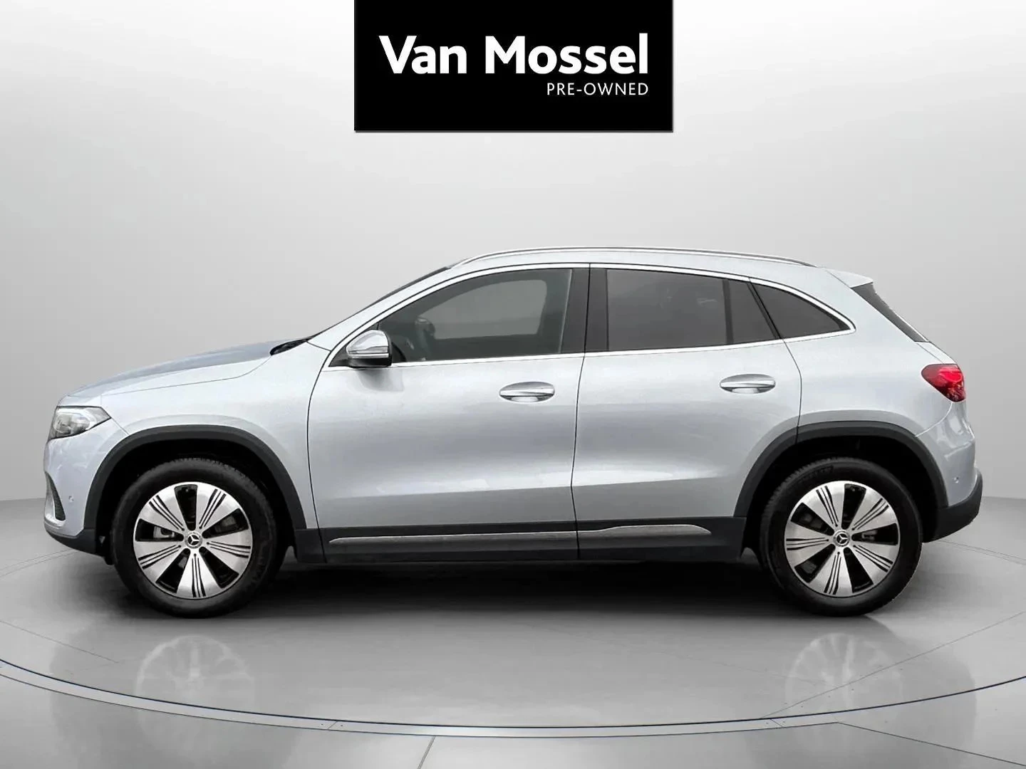 Mercedes-Benz-EQA-image-8