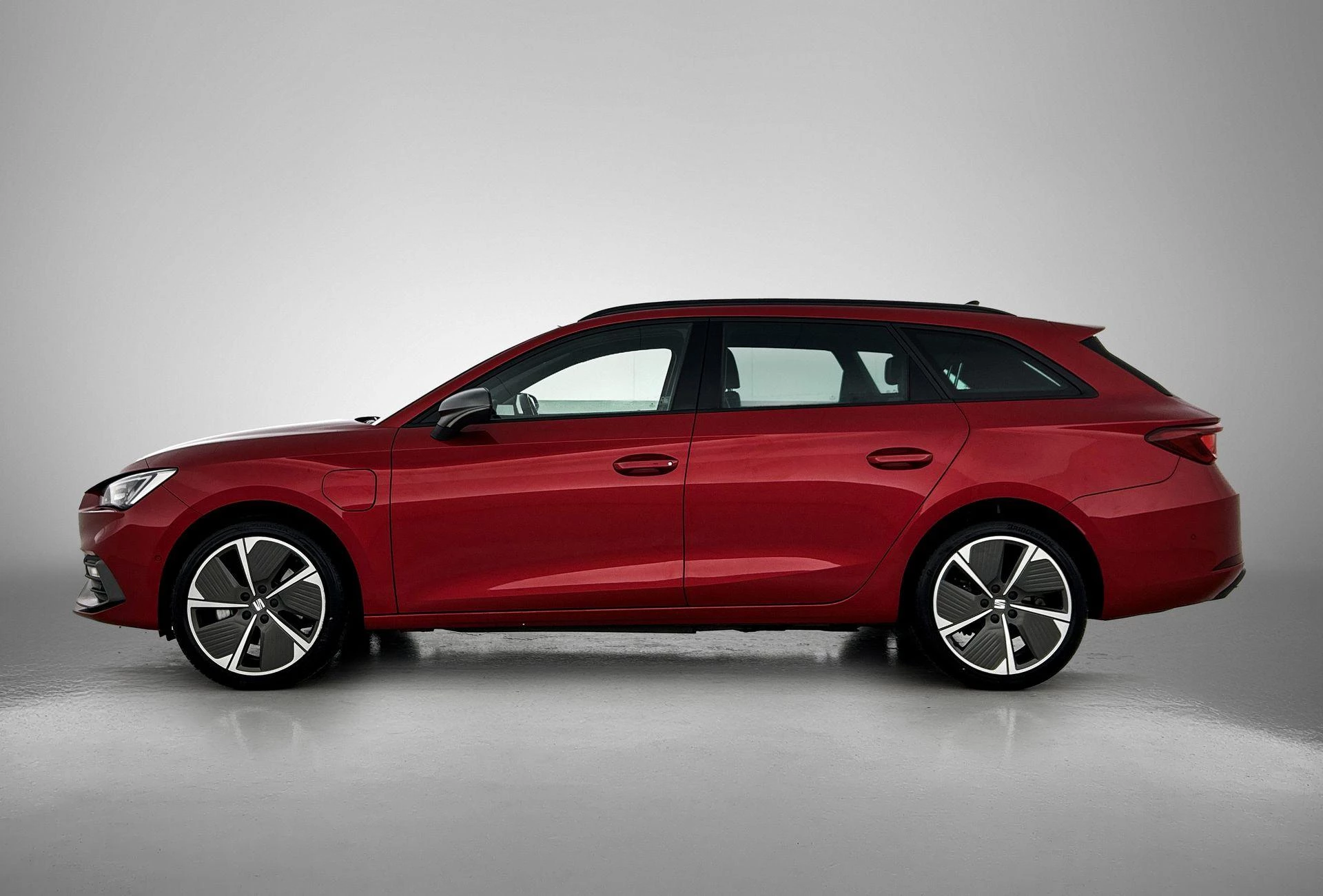 SEAT-Leon-image-1