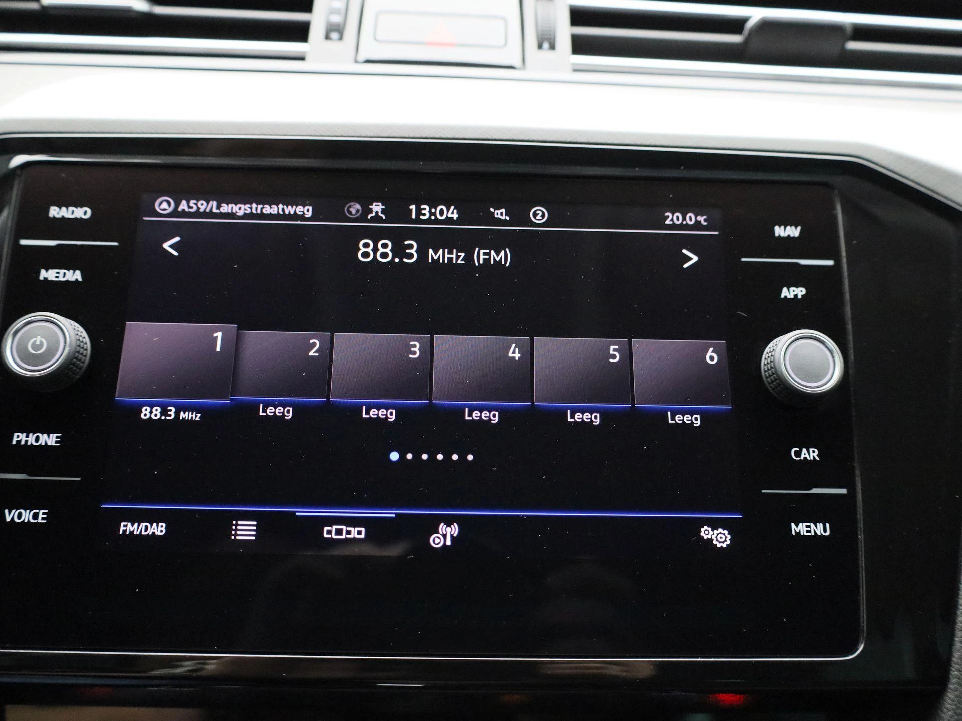Volkswagen-Passat-image-15
