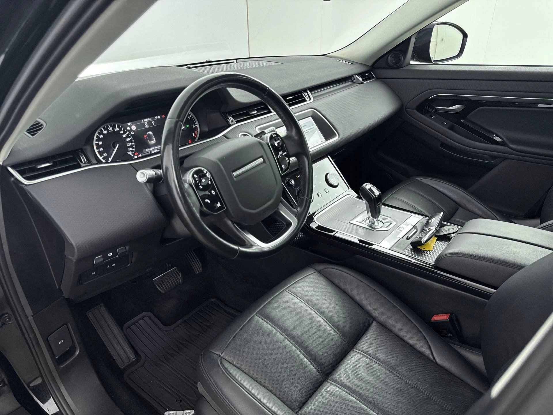 Land Rover-Range Rover Evoque-image-7