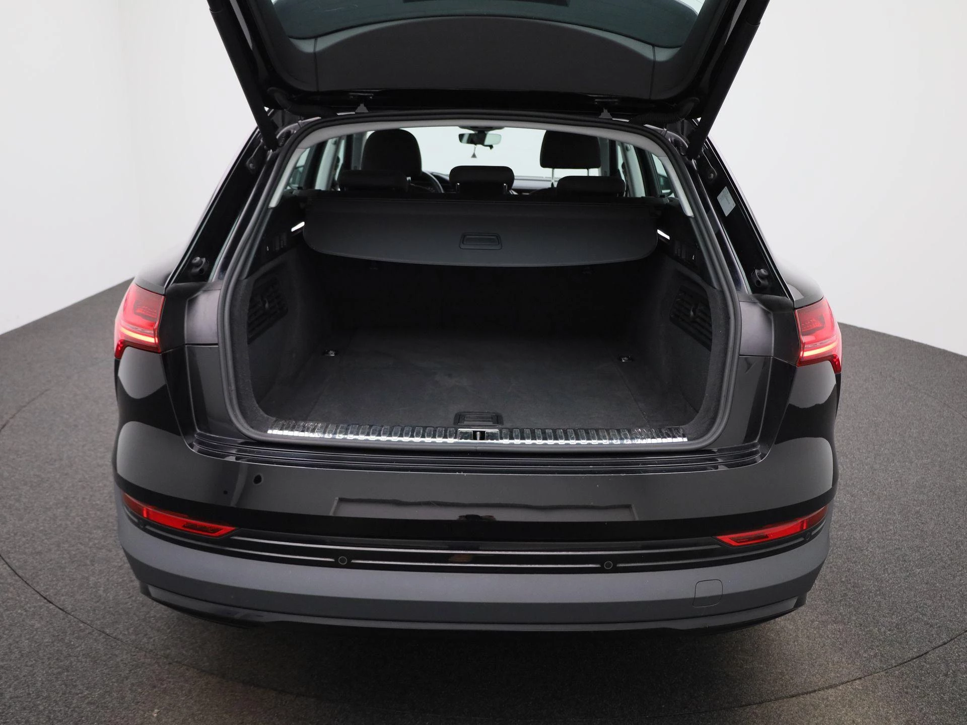 Audi-e-tron-image-10