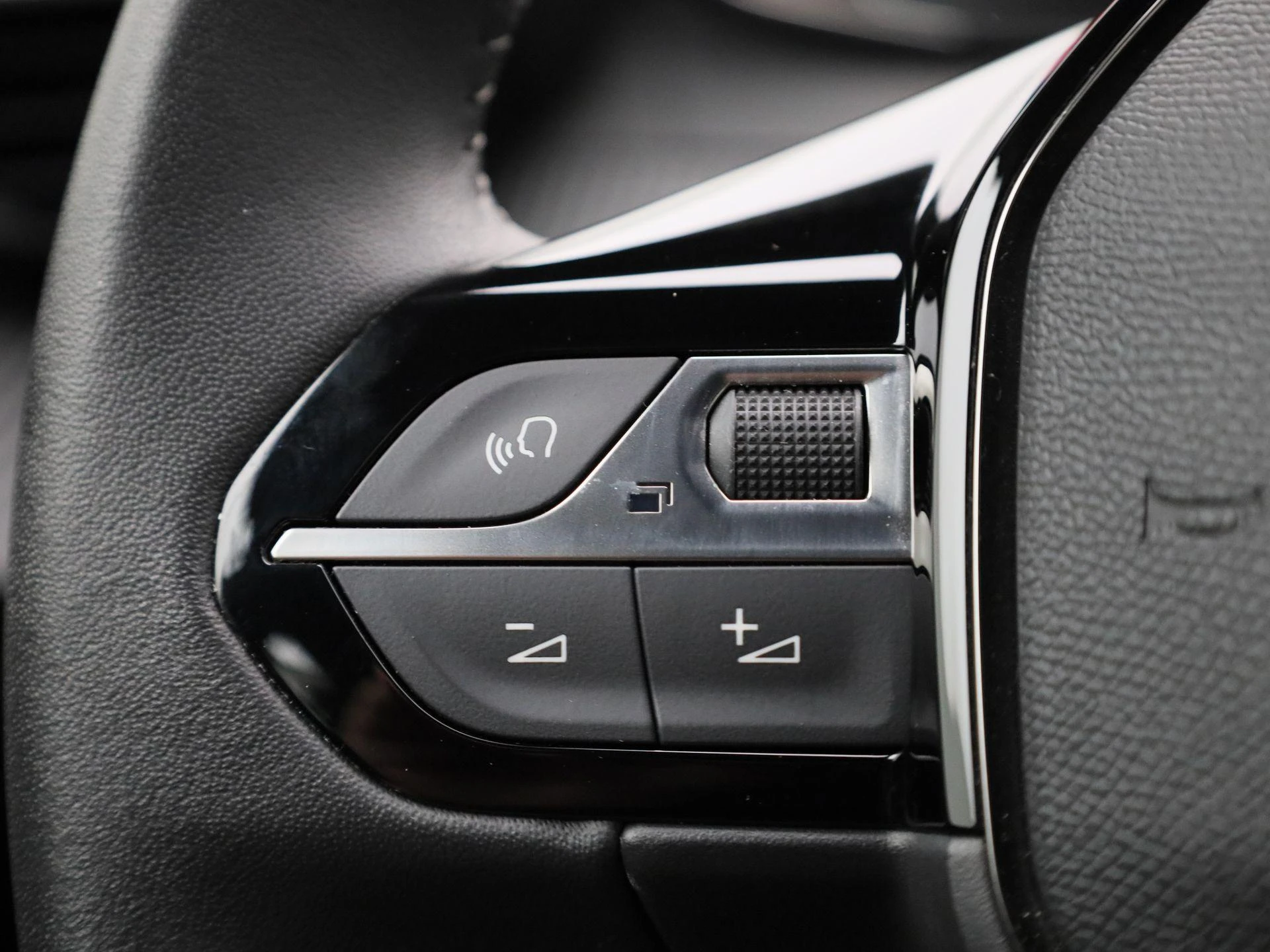 Peugeot 2008 1.2 PureTech Active Pack