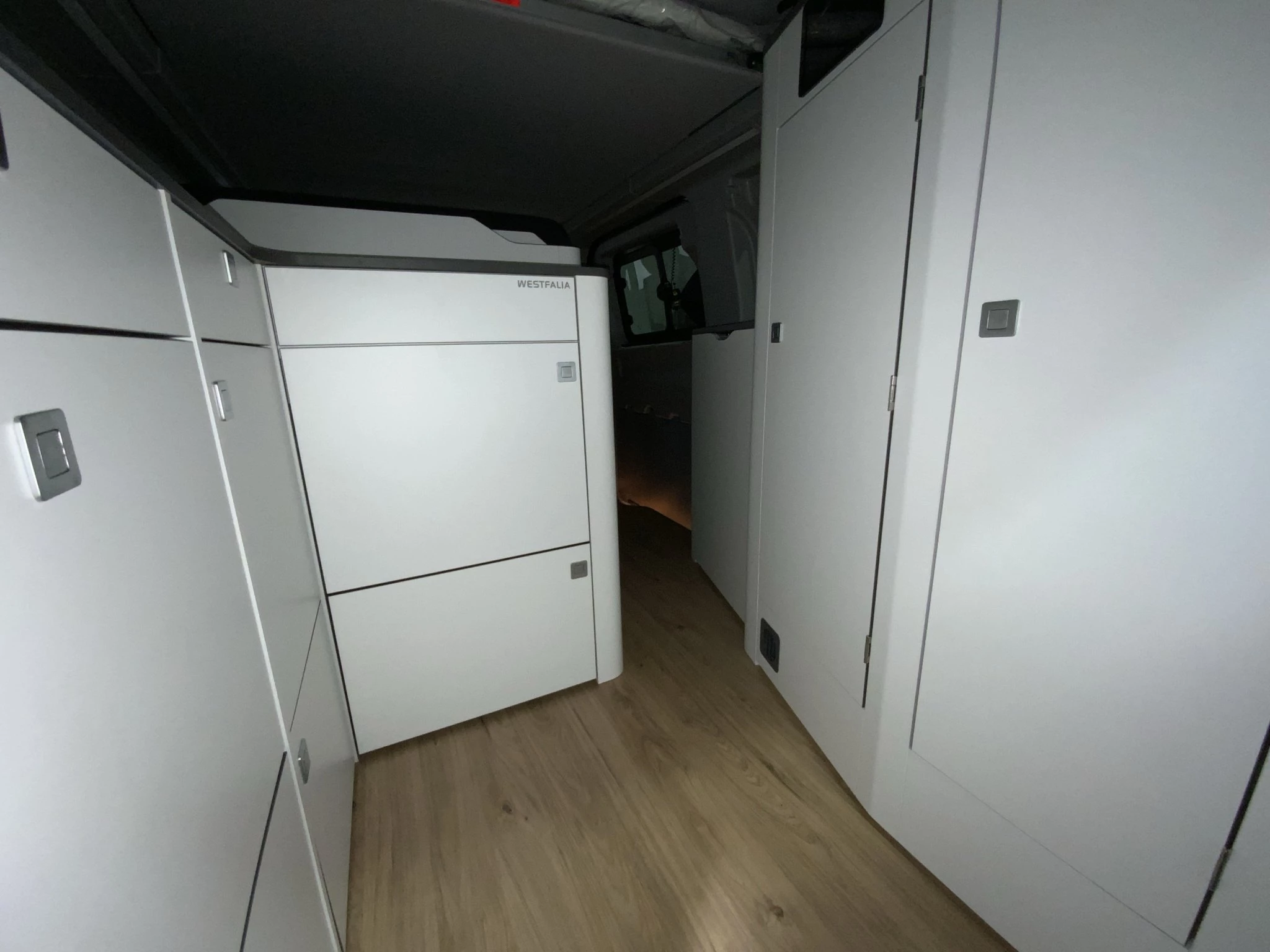 Ford Nugget Titanium 2.0 EcoBlue 125kW 320 L2 Aut. Campingbus